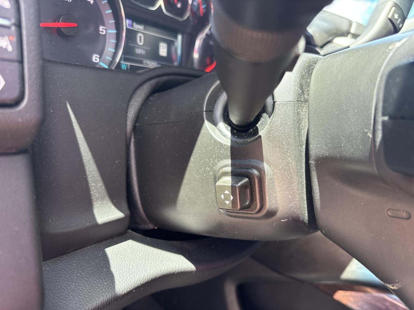 2019 GRAY /CHARCOAL LEATHER GMC Yukon XL SLT 4WD (1GKS2GKC6KR) with an 5.3L V8 OHV 16V engine, 6A transmission, located at 11170 Summerlin Square Dr., Fort Myers Beach, FL, 33931, (239) 999-7777, 26.493546, -81.941628 - Step into full-size luxury and capability with this impressive 2019 GMC Yukon XL — built for those who need maximum space without sacrificing comfort or style. This Yukon XL offers extended length for extra passenger room and cargo capacity, making it perfect for large families, road trips, or - Photo#26