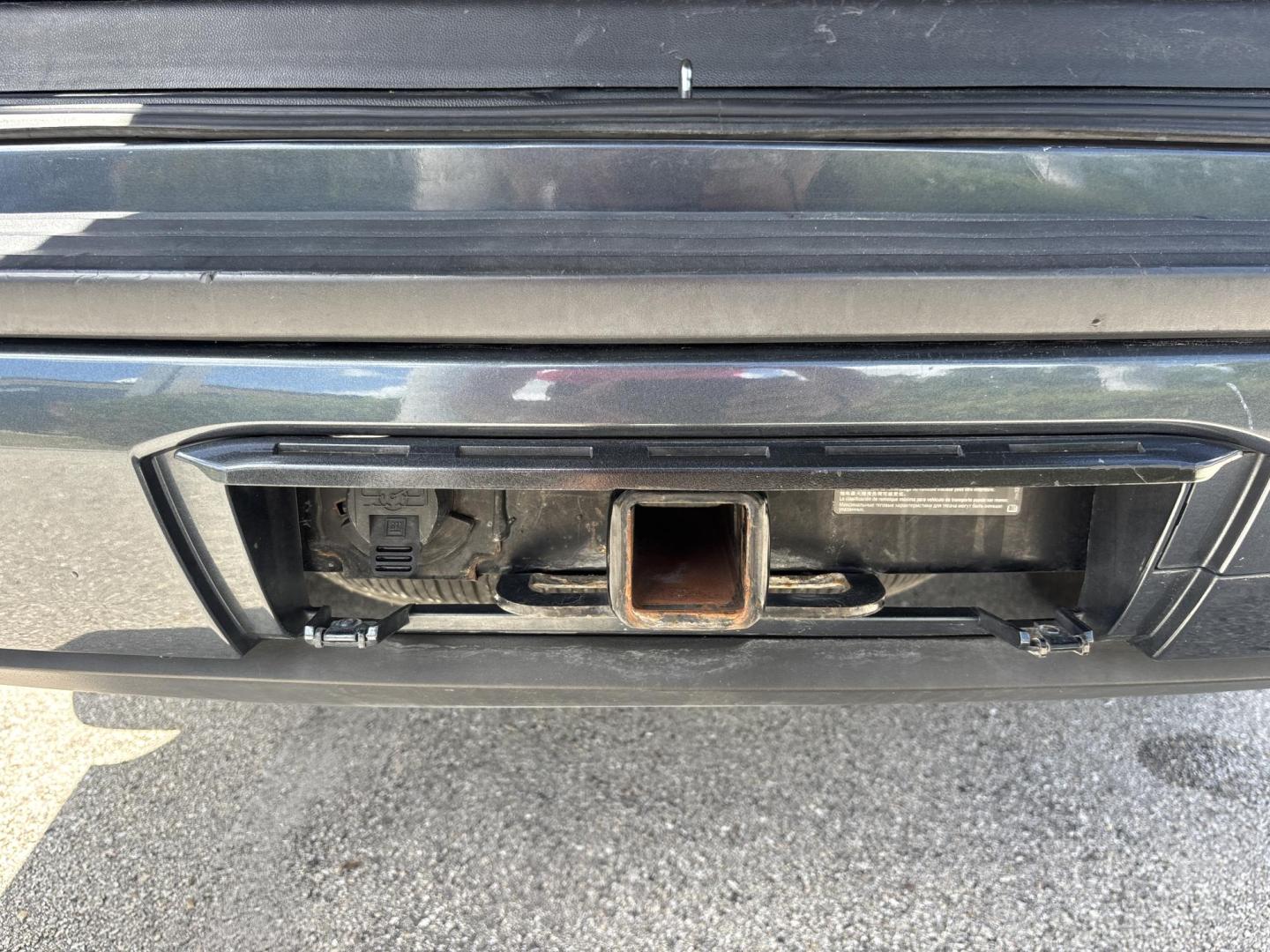 2019 GRAY /CHARCOAL LEATHER GMC Yukon XL SLT 4WD (1GKS2GKC6KR) with an 5.3L V8 OHV 16V engine, 6A transmission, located at 11170 Summerlin Square Dr., Fort Myers Beach, FL, 33931, (239) 999-7777, 26.493546, -81.941628 - Step into full-size luxury and capability with this impressive 2019 GMC Yukon XL — built for those who need maximum space without sacrificing comfort or style. This Yukon XL offers extended length for extra passenger room and cargo capacity, making it perfect for large families, road trips, or - Photo#23