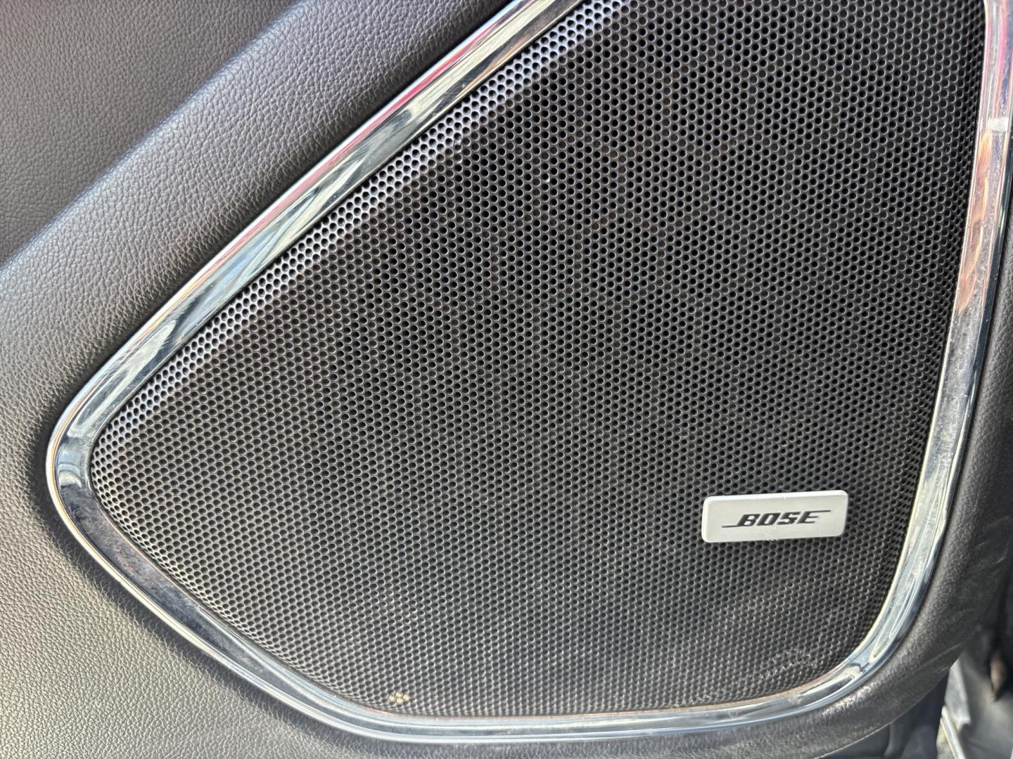 2019 GRAY /CHARCOAL LEATHER GMC Yukon XL SLT 4WD (1GKS2GKC6KR) with an 5.3L V8 OHV 16V engine, 6A transmission, located at 11170 Summerlin Square Dr., Fort Myers Beach, FL, 33931, (239) 999-7777, 26.493546, -81.941628 - Step into full-size luxury and capability with this impressive 2019 GMC Yukon XL — built for those who need maximum space without sacrificing comfort or style. This Yukon XL offers extended length for extra passenger room and cargo capacity, making it perfect for large families, road trips, or - Photo#34