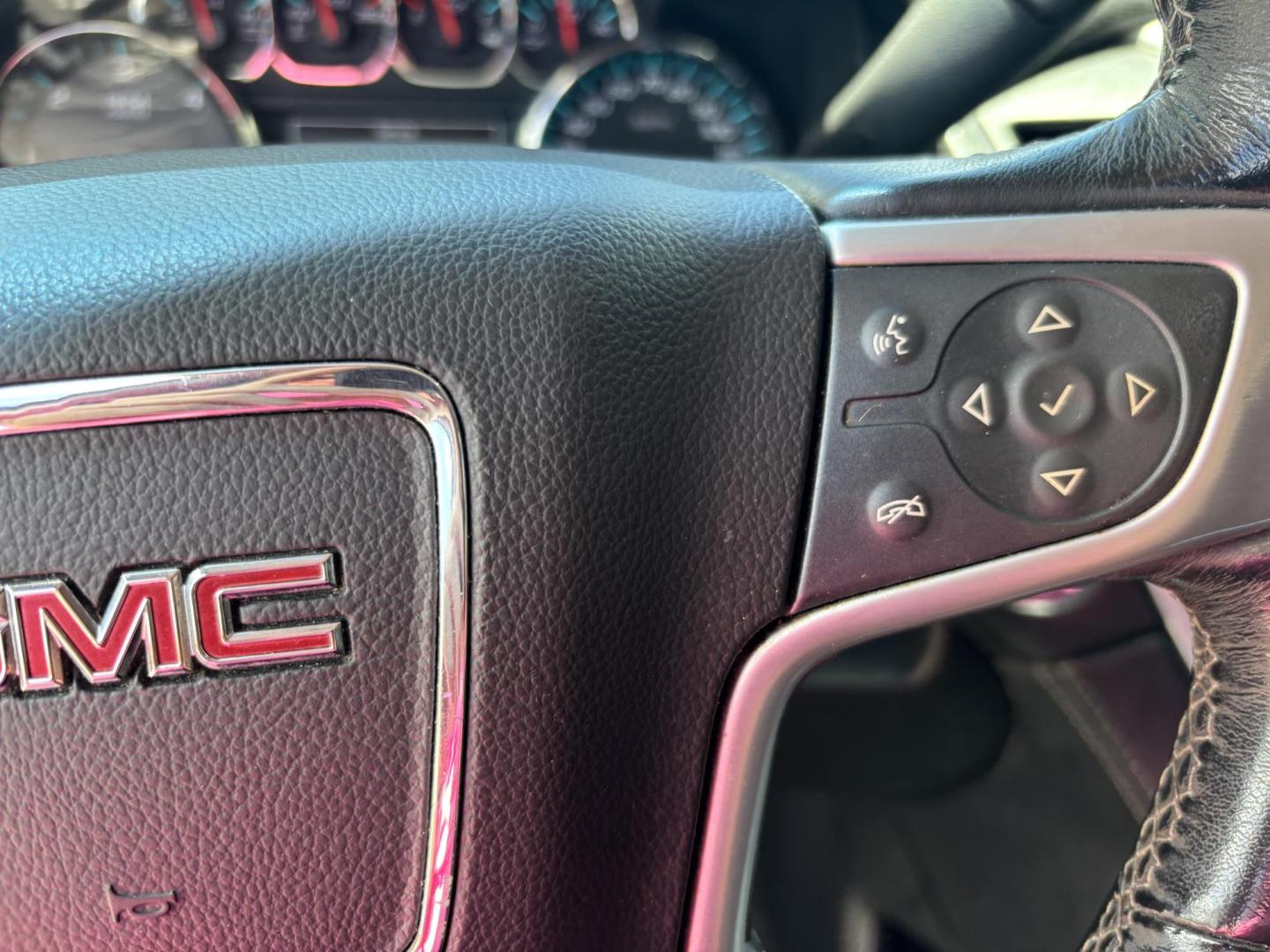 2019 GRAY /CHARCOAL LEATHER GMC Yukon XL SLT 4WD (1GKS2GKC6KR) with an 5.3L V8 OHV 16V engine, 6A transmission, located at 11170 Summerlin Square Dr., Fort Myers Beach, FL, 33931, (239) 999-7777, 26.493546, -81.941628 - Step into full-size luxury and capability with this impressive 2019 GMC Yukon XL — built for those who need maximum space without sacrificing comfort or style. This Yukon XL offers extended length for extra passenger room and cargo capacity, making it perfect for large families, road trips, or - Photo#29