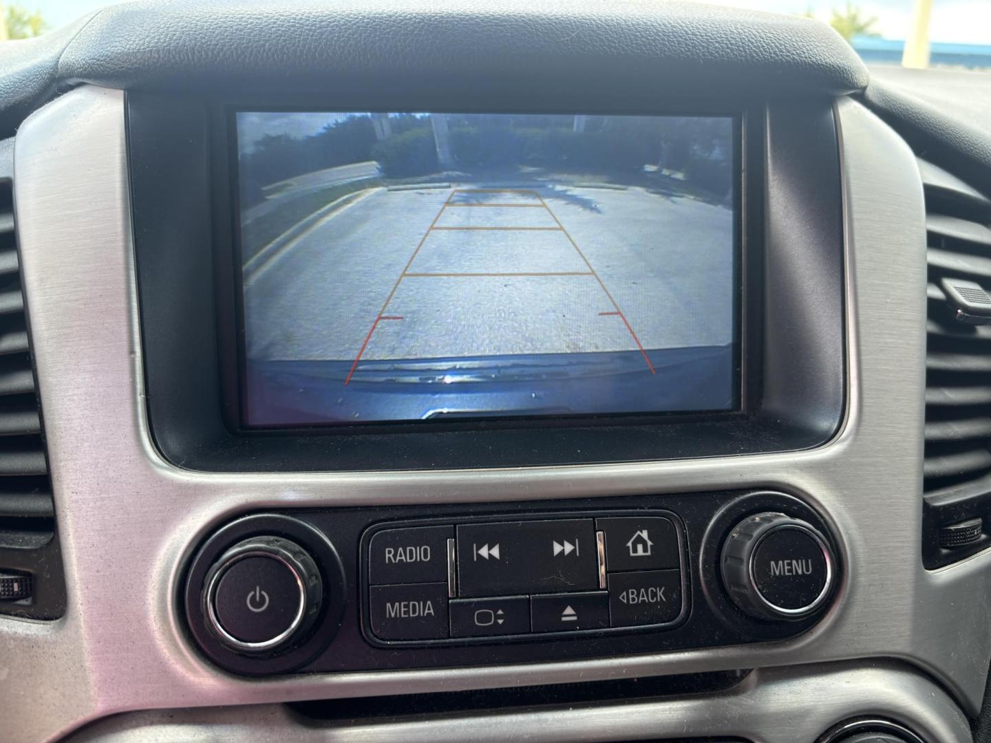 2019 GRAY /CHARCOAL LEATHER GMC Yukon XL SLT 4WD (1GKS2GKC6KR) with an 5.3L V8 OHV 16V engine, 6A transmission, located at 11170 Summerlin Square Dr., Fort Myers Beach, FL, 33931, (239) 999-7777, 26.493546, -81.941628 - Step into full-size luxury and capability with this impressive 2019 GMC Yukon XL — built for those who need maximum space without sacrificing comfort or style. This Yukon XL offers extended length for extra passenger room and cargo capacity, making it perfect for large families, road trips, or - Photo#13