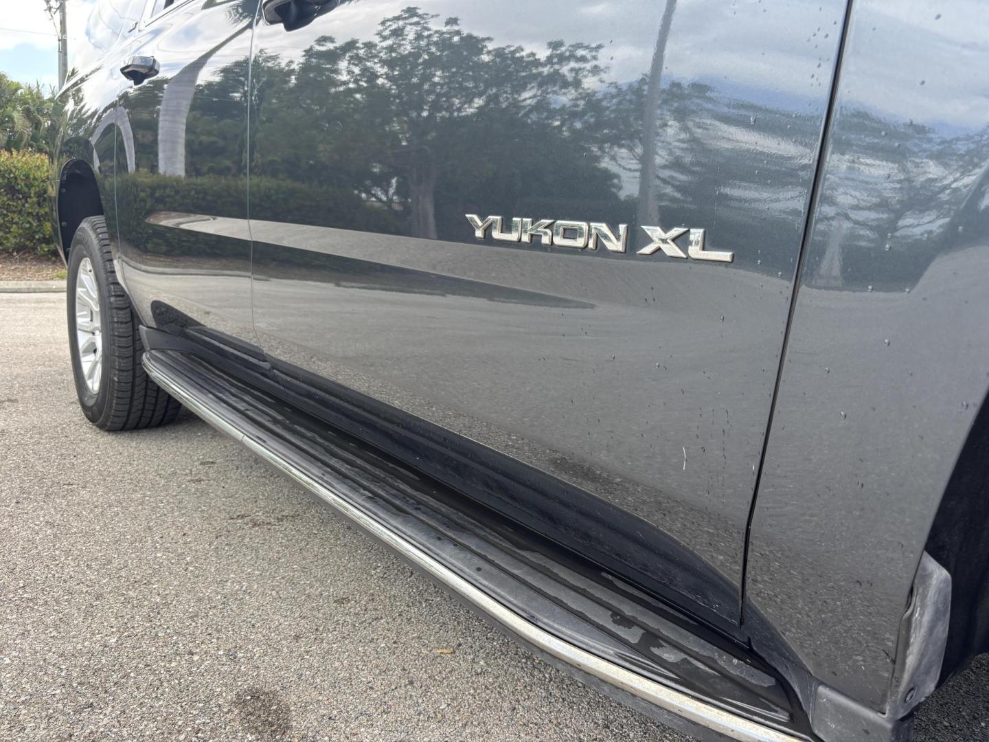 2019 GRAY /CHARCOAL LEATHER GMC Yukon XL SLT 4WD (1GKS2GKC6KR) with an 5.3L V8 OHV 16V engine, 6A transmission, located at 11170 Summerlin Square Dr., Fort Myers Beach, FL, 33931, (239) 999-7777, 26.493546, -81.941628 - Step into full-size luxury and capability with this impressive 2019 GMC Yukon XL — built for those who need maximum space without sacrificing comfort or style. This Yukon XL offers extended length for extra passenger room and cargo capacity, making it perfect for large families, road trips, or - Photo#36