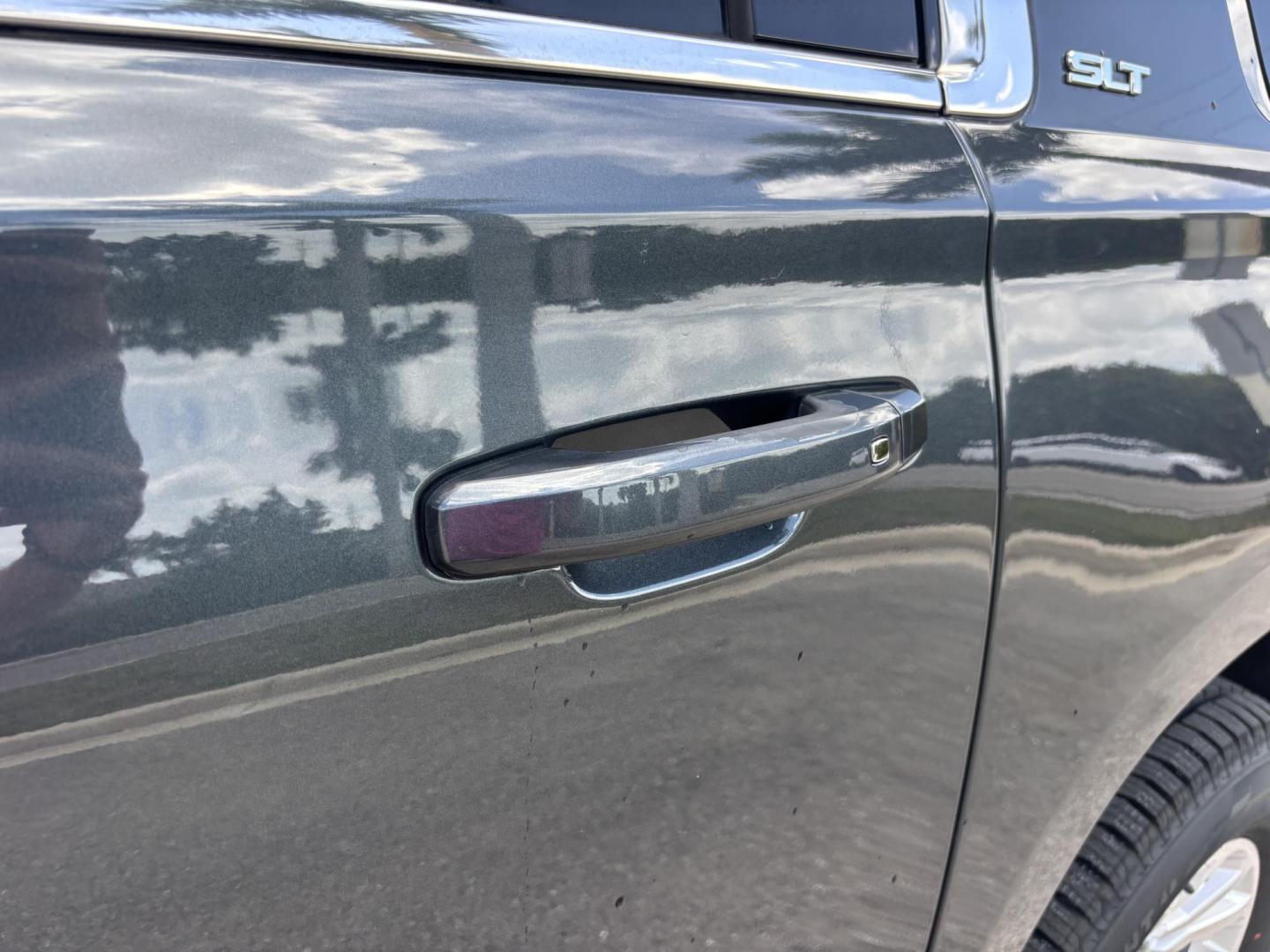 2019 GRAY /CHARCOAL LEATHER GMC Yukon XL SLT 4WD (1GKS2GKC6KR) with an 5.3L V8 OHV 16V engine, 6A transmission, located at 11170 Summerlin Square Dr., Fort Myers Beach, FL, 33931, (239) 999-7777, 26.493546, -81.941628 - Step into full-size luxury and capability with this impressive 2019 GMC Yukon XL — built for those who need maximum space without sacrificing comfort or style. This Yukon XL offers extended length for extra passenger room and cargo capacity, making it perfect for large families, road trips, or - Photo#40