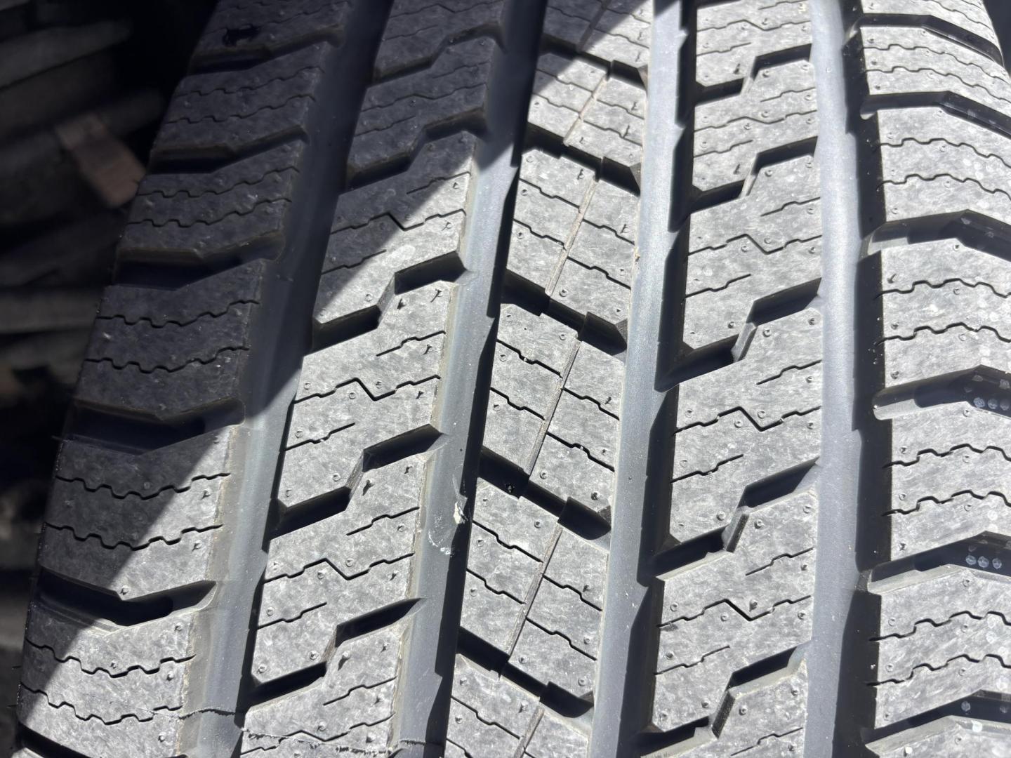 2019 GRAY /CHARCOAL LEATHER GMC Yukon XL SLT 4WD (1GKS2GKC6KR) with an 5.3L V8 OHV 16V engine, 6A transmission, located at 11170 Summerlin Square Dr., Fort Myers Beach, FL, 33931, (239) 999-7777, 26.493546, -81.941628 - Step into full-size luxury and capability with this impressive 2019 GMC Yukon XL — built for those who need maximum space without sacrificing comfort or style. This Yukon XL offers extended length for extra passenger room and cargo capacity, making it perfect for large families, road trips, or - Photo#41