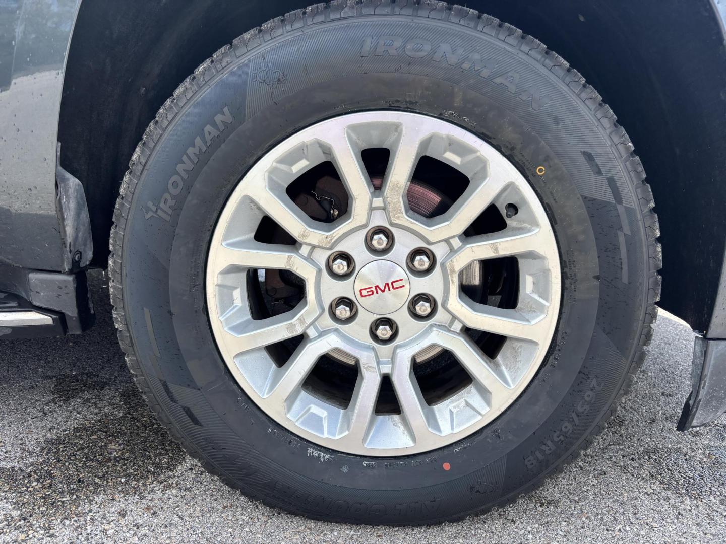 2019 GRAY /CHARCOAL LEATHER GMC Yukon XL SLT 4WD (1GKS2GKC6KR) with an 5.3L V8 OHV 16V engine, 6A transmission, located at 11170 Summerlin Square Dr., Fort Myers Beach, FL, 33931, (239) 999-7777, 26.493546, -81.941628 - Step into full-size luxury and capability with this impressive 2019 GMC Yukon XL — built for those who need maximum space without sacrificing comfort or style. This Yukon XL offers extended length for extra passenger room and cargo capacity, making it perfect for large families, road trips, or - Photo#42