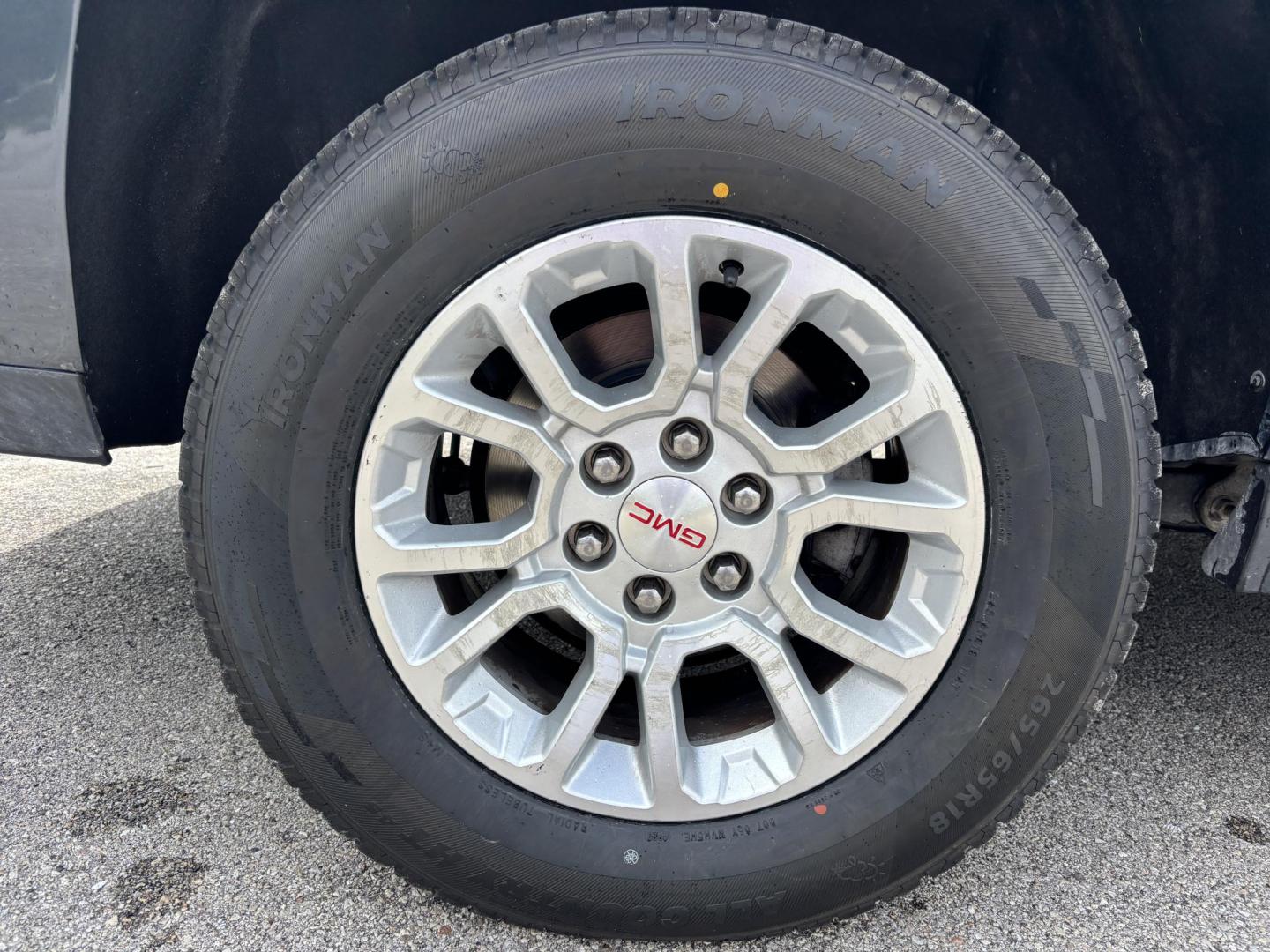 2019 GRAY /CHARCOAL LEATHER GMC Yukon XL SLT 4WD (1GKS2GKC6KR) with an 5.3L V8 OHV 16V engine, 6A transmission, located at 11170 Summerlin Square Dr., Fort Myers Beach, FL, 33931, (239) 999-7777, 26.493546, -81.941628 - Step into full-size luxury and capability with this impressive 2019 GMC Yukon XL — built for those who need maximum space without sacrificing comfort or style. This Yukon XL offers extended length for extra passenger room and cargo capacity, making it perfect for large families, road trips, or - Photo#43