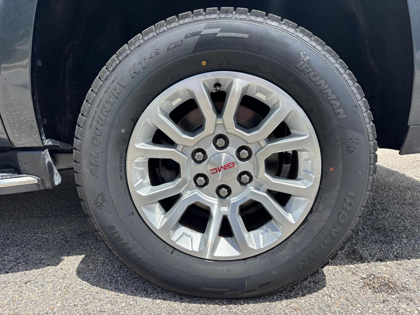 2019 GRAY /CHARCOAL LEATHER GMC Yukon XL SLT 4WD (1GKS2GKC6KR) with an 5.3L V8 OHV 16V engine, 6A transmission, located at 11170 Summerlin Square Dr., Fort Myers Beach, FL, 33931, (239) 999-7777, 26.493546, -81.941628 - Step into full-size luxury and capability with this impressive 2019 GMC Yukon XL — built for those who need maximum space without sacrificing comfort or style. This Yukon XL offers extended length for extra passenger room and cargo capacity, making it perfect for large families, road trips, or - Photo#44