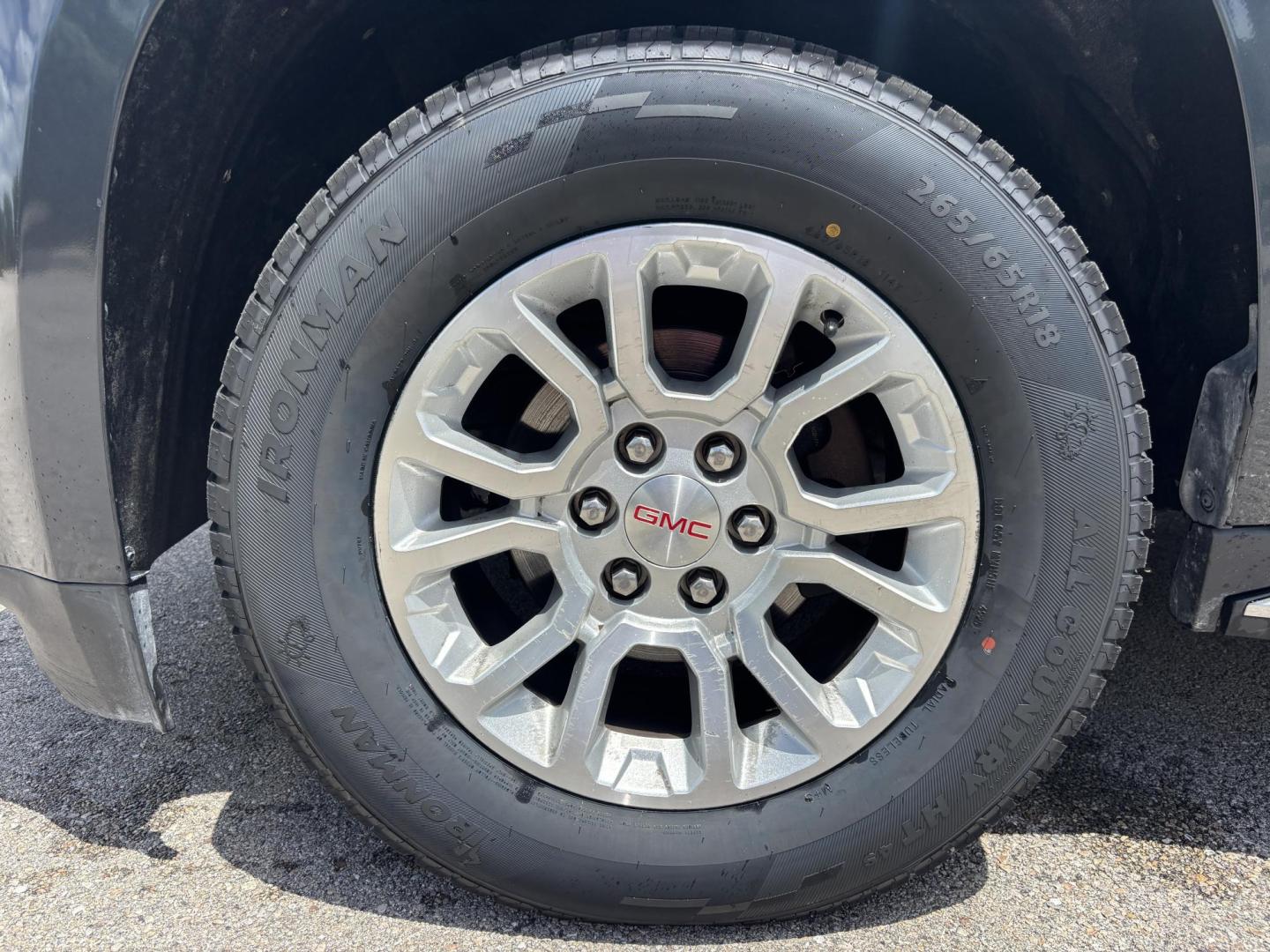 2019 GRAY /CHARCOAL LEATHER GMC Yukon XL SLT 4WD (1GKS2GKC6KR) with an 5.3L V8 OHV 16V engine, 6A transmission, located at 11170 Summerlin Square Dr., Fort Myers Beach, FL, 33931, (239) 999-7777, 26.493546, -81.941628 - Step into full-size luxury and capability with this impressive 2019 GMC Yukon XL — built for those who need maximum space without sacrificing comfort or style. This Yukon XL offers extended length for extra passenger room and cargo capacity, making it perfect for large families, road trips, or - Photo#45