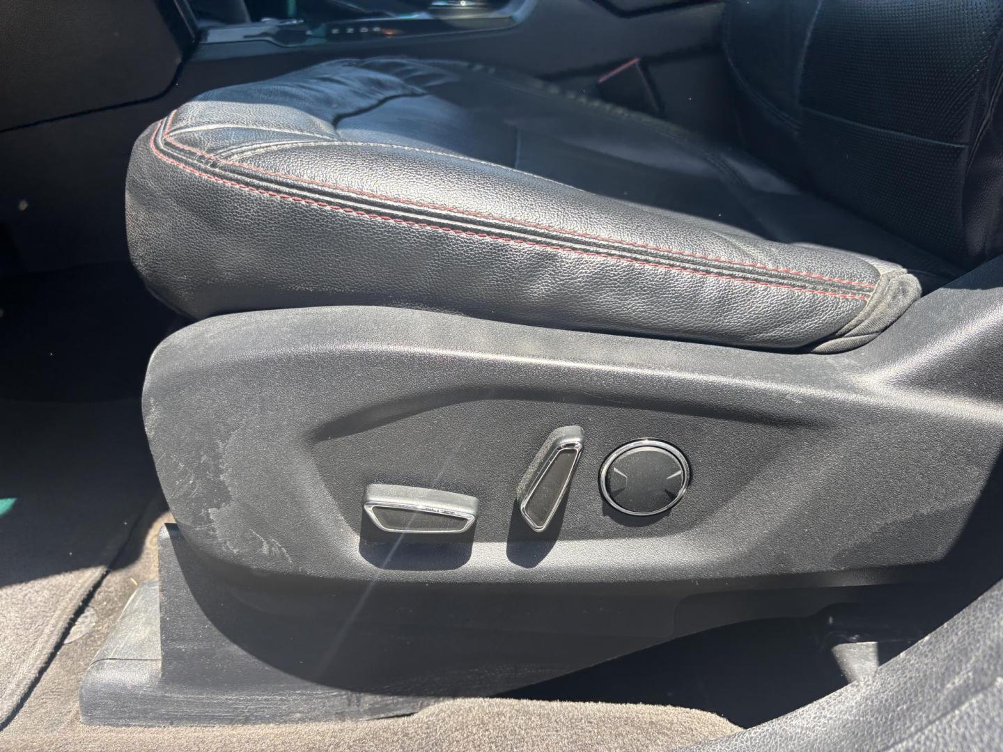 2016 SILVER /BLACK LEATHER Ford Explorer Sport 4WD (1FM5K8GT1GG) with an 3.5L V6 DOHC 24V engine, 6-Speed Automatic transmission, located at 11170 Summerlin Square Dr., Fort Myers Beach, FL, 33931, (239) 999-7777, 26.493546, -81.941628 - Check out this versatile and family-ready 2016 Ford Explorer Sport 4WD — the perfect combination of space, comfort, and capability. This Explorer is built to handle everything from daily driving to weekend getaways. With seating for up to seven, it’s ideal for families, road trips, or anyone - Photo#14