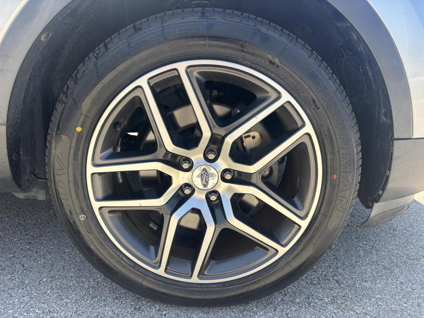 2016 SILVER /BLACK LEATHER Ford Explorer Sport 4WD (1FM5K8GT1GG) with an 3.5L V6 DOHC 24V engine, 6-Speed Automatic transmission, located at 11170 Summerlin Square Dr., Fort Myers Beach, FL, 33931, (239) 999-7777, 26.493546, -81.941628 - Check out this versatile and family-ready 2016 Ford Explorer Sport 4WD — the perfect combination of space, comfort, and capability. This Explorer is built to handle everything from daily driving to weekend getaways. With seating for up to seven, it’s ideal for families, road trips, or anyone - Photo#47