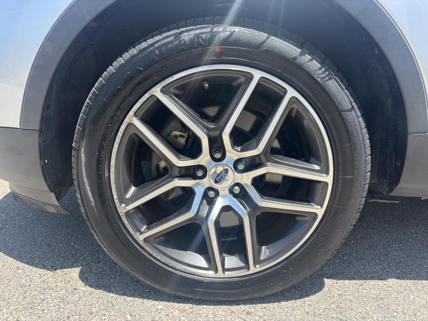 2016 SILVER /BLACK LEATHER Ford Explorer Sport 4WD (1FM5K8GT1GG) with an 3.5L V6 DOHC 24V engine, 6-Speed Automatic transmission, located at 11170 Summerlin Square Dr., Fort Myers Beach, FL, 33931, (239) 999-7777, 26.493546, -81.941628 - Check out this versatile and family-ready 2016 Ford Explorer Sport 4WD — the perfect combination of space, comfort, and capability. This Explorer is built to handle everything from daily driving to weekend getaways. With seating for up to seven, it’s ideal for families, road trips, or anyone - Photo#50