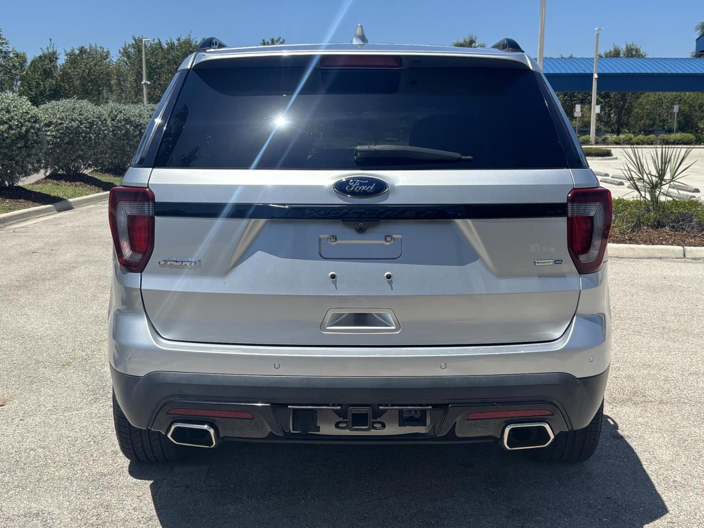 2016 SILVER /BLACK LEATHER Ford Explorer Sport 4WD (1FM5K8GT1GG) with an 3.5L V6 DOHC 24V engine, 6-Speed Automatic transmission, located at 11170 Summerlin Square Dr., Fort Myers Beach, FL, 33931, (239) 999-7777, 26.493546, -81.941628 - Check out this versatile and family-ready 2016 Ford Explorer Sport 4WD — the perfect combination of space, comfort, and capability. This Explorer is built to handle everything from daily driving to weekend getaways. With seating for up to seven, it’s ideal for families, road trips, or anyone - Photo#6