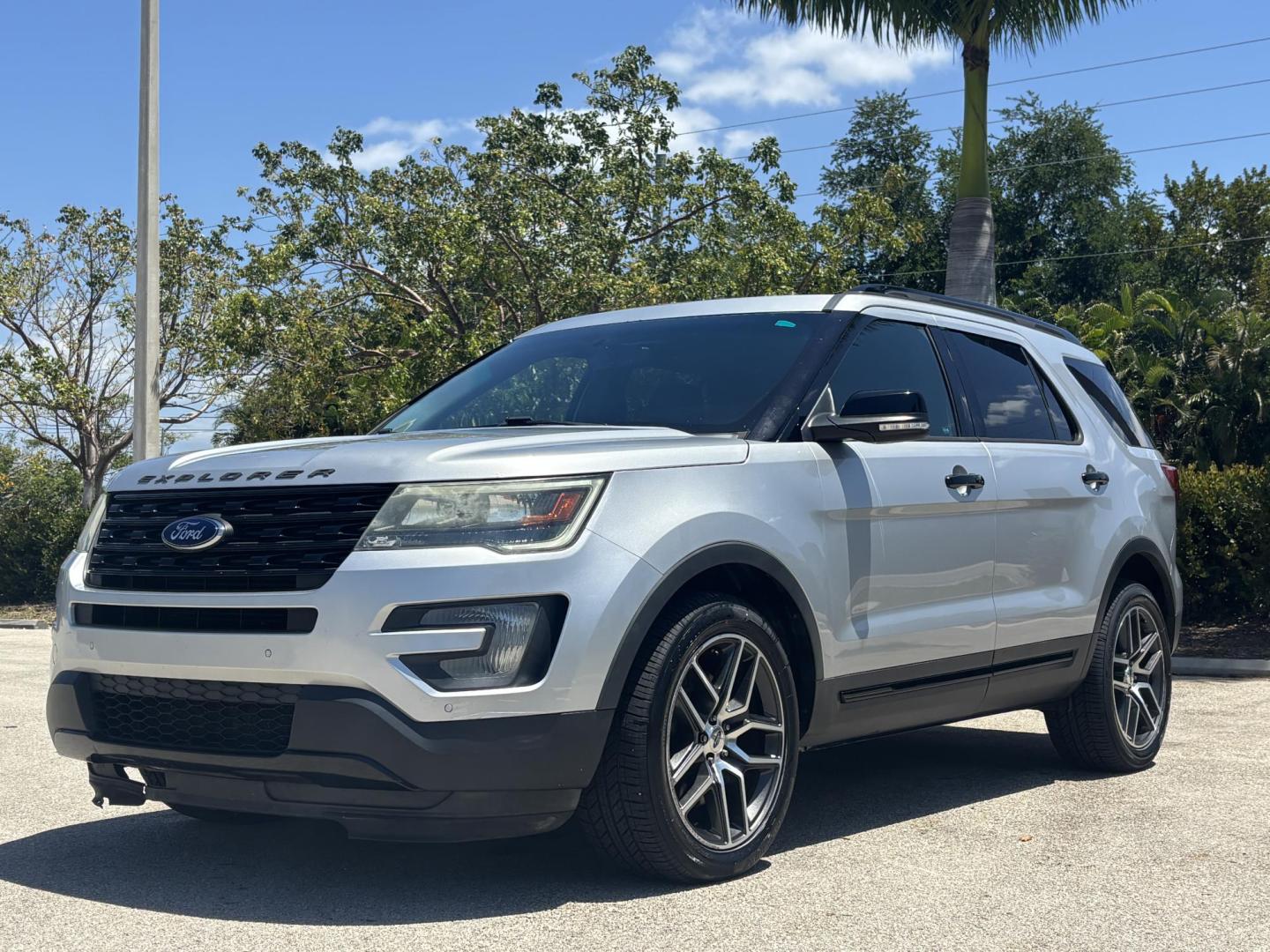2016 SILVER /BLACK LEATHER Ford Explorer Sport 4WD (1FM5K8GT1GG) with an 3.5L V6 DOHC 24V engine, 6-Speed Automatic transmission, located at 11170 Summerlin Square Dr., Fort Myers Beach, FL, 33931, (239) 999-7777, 26.493546, -81.941628 - Check out this versatile and family-ready 2016 Ford Explorer Sport 4WD — the perfect combination of space, comfort, and capability. This Explorer is built to handle everything from daily driving to weekend getaways. With seating for up to seven, it’s ideal for families, road trips, or anyone - Photo#1