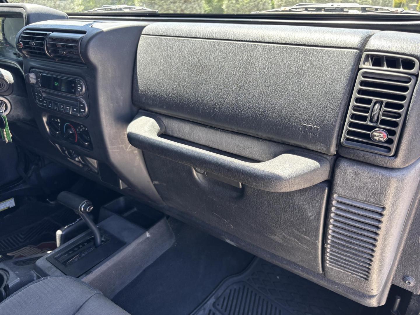 2006 BLACK /CHARCOAL CLOTH Jeep Wrangler Unlimited LJ (1J4FA44S86P) with an 4.0L L6 OHV 12V engine, Automatic transmission, located at 11170 Summerlin Square Dr., Fort Myers Beach, FL, 33931, (239) 999-7777, 26.493546, -81.941628 - Take a look at this iconic 2006 Jeep Wrangler — built for adventure and ready for the Florida lifestyle. This Wrangler delivers the classic Jeep experience with its rugged design, removable top, and go-anywhere capability. Whether you're cruising Fort Myers Beach with the top down or heading of - Photo#17