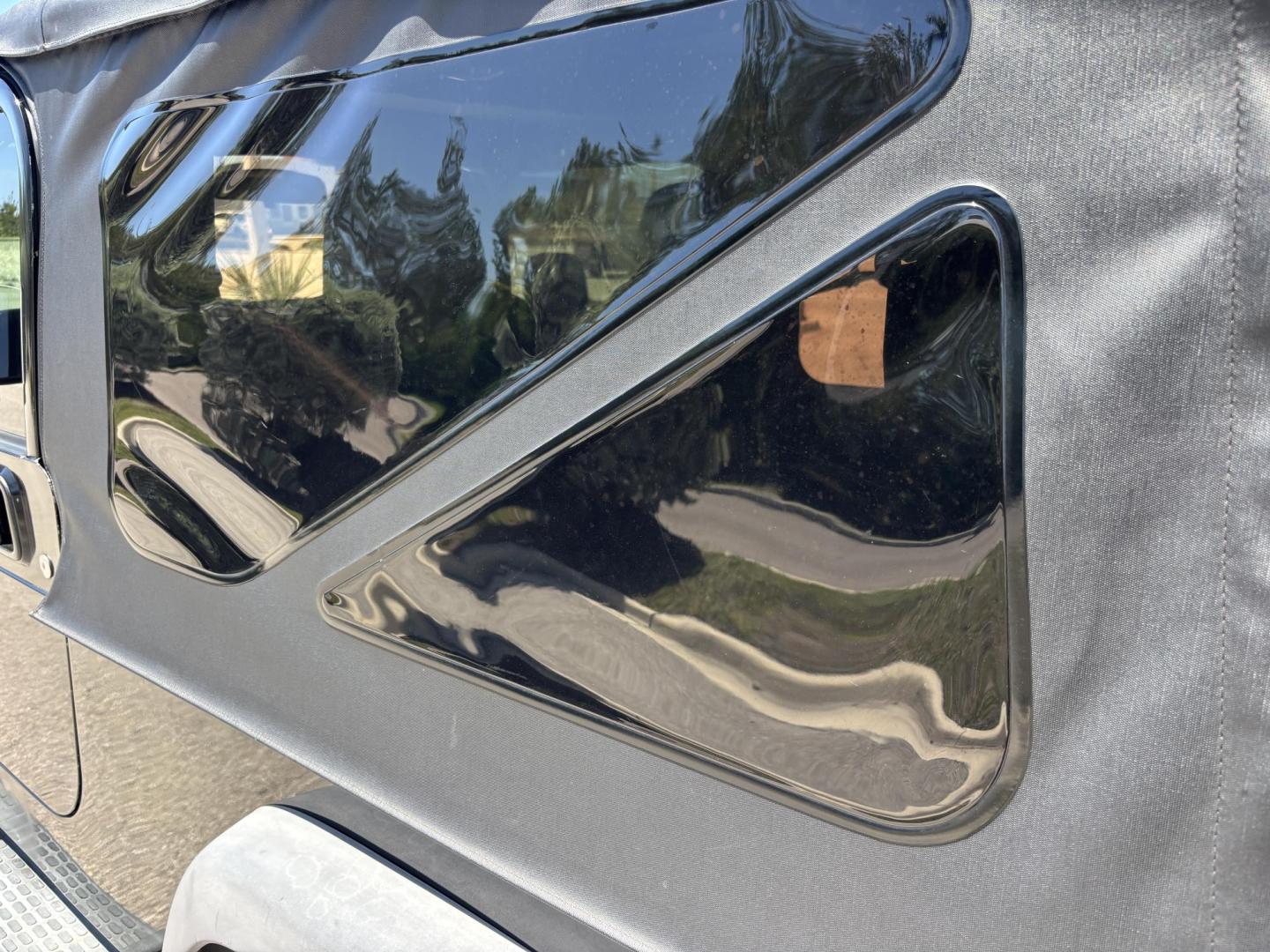 2006 BLACK /CHARCOAL CLOTH Jeep Wrangler Unlimited LJ (1J4FA44S86P) with an 4.0L L6 OHV 12V engine, Automatic transmission, located at 11170 Summerlin Square Dr., Fort Myers Beach, FL, 33931, (239) 999-7777, 26.493546, -81.941628 - Take a look at this iconic 2006 Jeep Wrangler — built for adventure and ready for the Florida lifestyle. This Wrangler delivers the classic Jeep experience with its rugged design, removable top, and go-anywhere capability. Whether you're cruising Fort Myers Beach with the top down or heading of - Photo#24