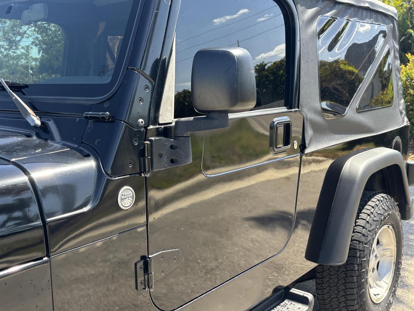 2006 BLACK /CHARCOAL CLOTH Jeep Wrangler Unlimited LJ (1J4FA44S86P) with an 4.0L L6 OHV 12V engine, Automatic transmission, located at 11170 Summerlin Square Dr., Fort Myers Beach, FL, 33931, (239) 999-7777, 26.493546, -81.941628 - Take a look at this iconic 2006 Jeep Wrangler — built for adventure and ready for the Florida lifestyle. This Wrangler delivers the classic Jeep experience with its rugged design, removable top, and go-anywhere capability. Whether you're cruising Fort Myers Beach with the top down or heading of - Photo#11
