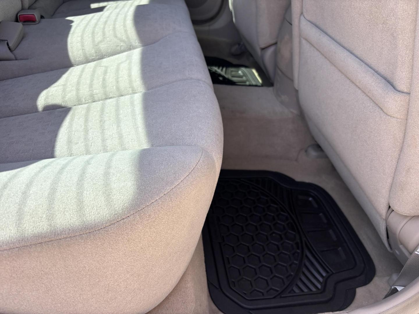 2007 BLACK /LIGHT GRAY LEATHER Hyundai Sonata SE (5NPEU46F87H) with an 3.3L V6 DOHC 24V engine, 5-Speed Automatic Overdrive transmission, located at 11170 Summerlin Square Dr., Fort Myers Beach, FL, 33931, (239) 999-7777, 26.493546, -81.941628 - Photo#21