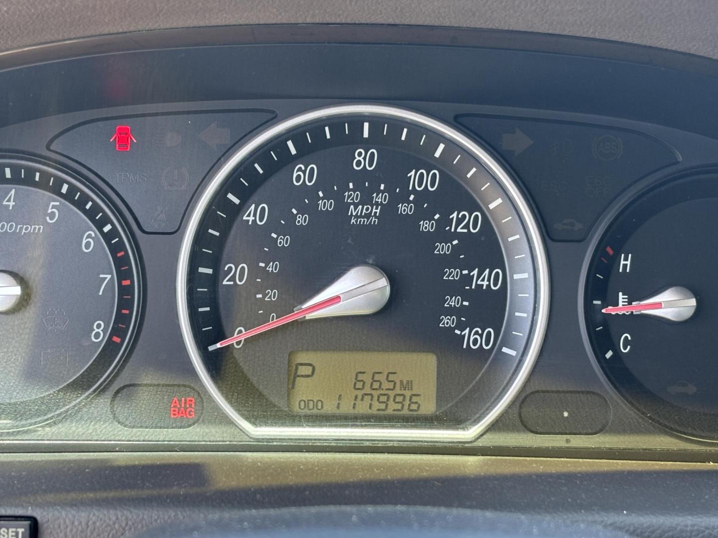 2007 BLACK /LIGHT GRAY LEATHER Hyundai Sonata SE (5NPEU46F87H) with an 3.3L V6 DOHC 24V engine, 5-Speed Automatic Overdrive transmission, located at 11170 Summerlin Square Dr., Fort Myers Beach, FL, 33931, (239) 999-7777, 26.493546, -81.941628 - Photo#14