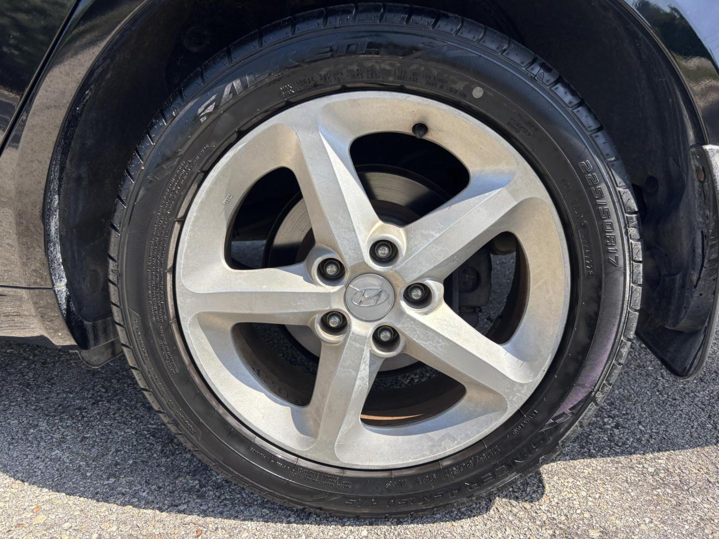 2007 BLACK /LIGHT GRAY LEATHER Hyundai Sonata SE (5NPEU46F87H) with an 3.3L V6 DOHC 24V engine, 5-Speed Automatic Overdrive transmission, located at 11170 Summerlin Square Dr., Fort Myers Beach, FL, 33931, (239) 999-7777, 26.493546, -81.941628 - Photo#29