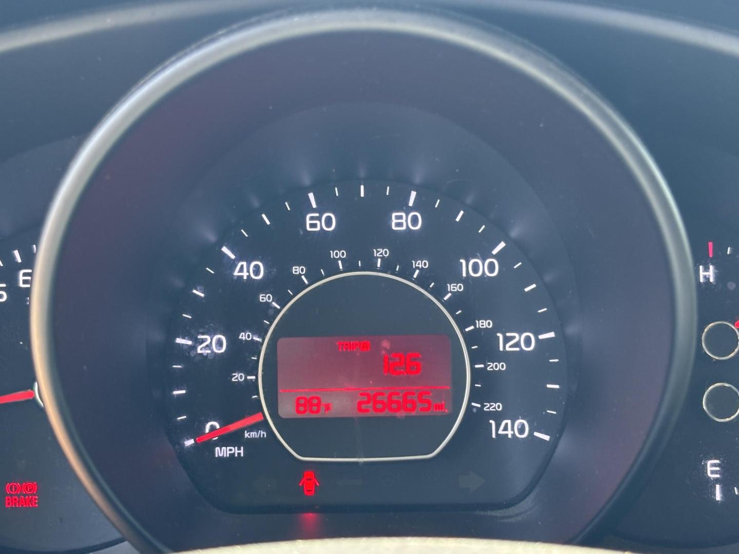 2016 GREEN /BLACK CLOTH Kia Soul (KNDJN2A24G7) with an 1.6L L4 DOHC 16V engine, MANUAL transmission, located at 11170 Summerlin Square Dr., Fort Myers Beach, FL, 33931, (239) 999-7777, 26.493546, -81.941628 - 2016 Kia Soul – Manual Transmission – CARFAX 1 Owner – Only 26,618 Miles – $10,900 Now available at First Auto Credit Fort Myers Beach is this low-mileage 2016 Kia Soul with a manual transmission, CARFAX 1-owner history, and only 26,618 miles. If you are looking for an affordable used hat - Photo#17