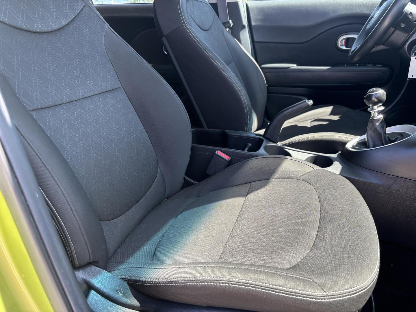 2016 GREEN /BLACK CLOTH Kia Soul (KNDJN2A24G7) with an 1.6L L4 DOHC 16V engine, MANUAL transmission, located at 11170 Summerlin Square Dr., Fort Myers Beach, FL, 33931, (239) 999-7777, 26.493546, -81.941628 - 2016 Kia Soul – Manual Transmission – CARFAX 1 Owner – Only 26,618 Miles – $10,900 Now available at First Auto Credit Fort Myers Beach is this low-mileage 2016 Kia Soul with a manual transmission, CARFAX 1-owner history, and only 26,618 miles. If you are looking for an affordable used hat - Photo#10
