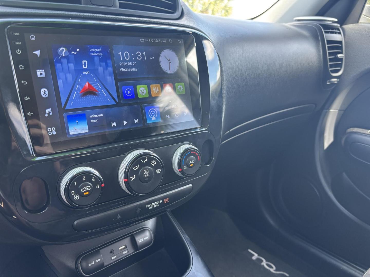 2016 GREEN /BLACK CLOTH Kia Soul (KNDJN2A24G7) with an 1.6L L4 DOHC 16V engine, MANUAL transmission, located at 11170 Summerlin Square Dr., Fort Myers Beach, FL, 33931, (239) 999-7777, 26.493546, -81.941628 - 2016 Kia Soul – Manual Transmission – CARFAX 1 Owner – Only 26,618 Miles – $10,900 Now available at First Auto Credit Fort Myers Beach is this low-mileage 2016 Kia Soul with a manual transmission, CARFAX 1-owner history, and only 26,618 miles. If you are looking for an affordable used hat - Photo#18