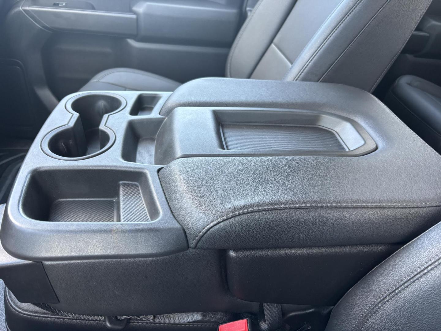 2020 WHITE /BLACK LEATHER Chevrolet Silverado 1500 Crew Cab 2WD (3GCPWAEF8LG) with an 5.3L V8 OHV 16V engine, 6A transmission, located at 11170 Summerlin Square Dr., Fort Myers Beach, FL, 33931, (239) 999-7777, 26.493546, -81.941628 - 2020 Chevrolet Silverado 1500 Work Truck – Clean History, Built to Work If you’re looking for a truck that actually works for a living, not just looks pretty in a parking lot… here it is. This 2020 Chevy Silverado 1500 Work Truck comes equipped with a 5.3L V8, giving you the power you ne - Photo#19