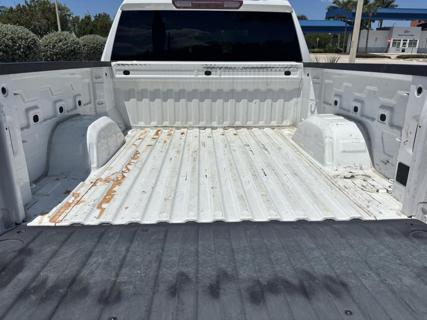 2020 WHITE /BLACK LEATHER Chevrolet Silverado 1500 Crew Cab 2WD (3GCPWAEF8LG) with an 5.3L V8 OHV 16V engine, 6A transmission, located at 11170 Summerlin Square Dr., Fort Myers Beach, FL, 33931, (239) 999-7777, 26.493546, -81.941628 - 2020 Chevrolet Silverado 1500 Work Truck – Clean History, Built to Work If you’re looking for a truck that actually works for a living, not just looks pretty in a parking lot… here it is. This 2020 Chevy Silverado 1500 Work Truck comes equipped with a 5.3L V8, giving you the power you ne - Photo#35
