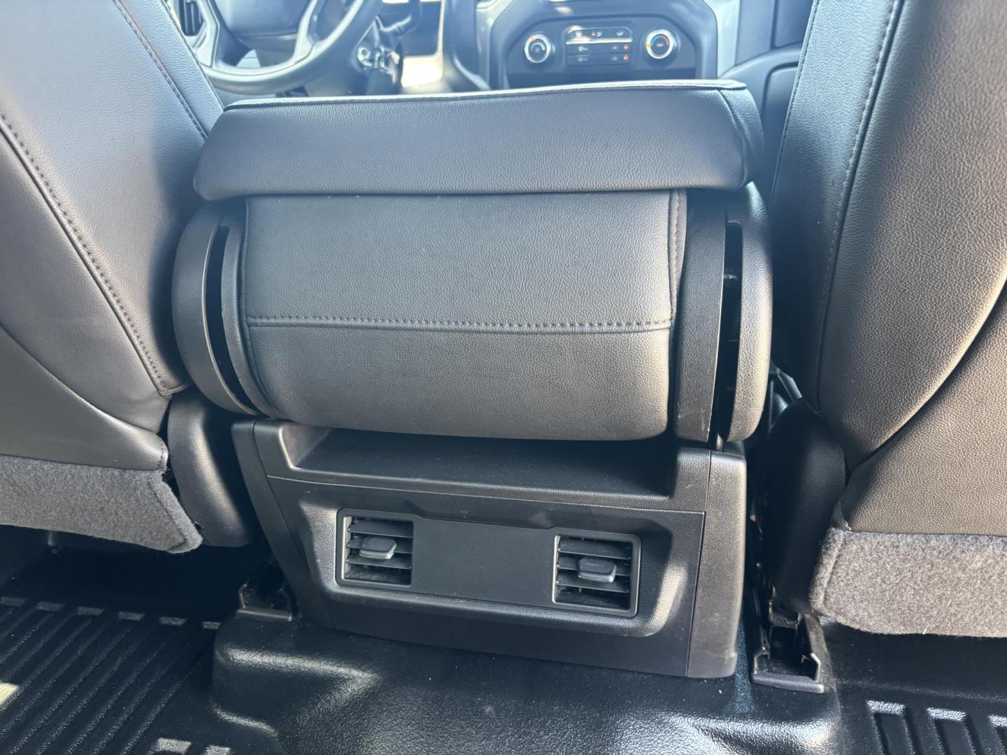 2020 WHITE /BLACK LEATHER Chevrolet Silverado 1500 Crew Cab 2WD (3GCPWAEF8LG) with an 5.3L V8 OHV 16V engine, 6A transmission, located at 11170 Summerlin Square Dr., Fort Myers Beach, FL, 33931, (239) 999-7777, 26.493546, -81.941628 - 2020 Chevrolet Silverado 1500 Work Truck – Clean History, Built to Work If you’re looking for a truck that actually works for a living, not just looks pretty in a parking lot… here it is. This 2020 Chevy Silverado 1500 Work Truck comes equipped with a 5.3L V8, giving you the power you ne - Photo#23