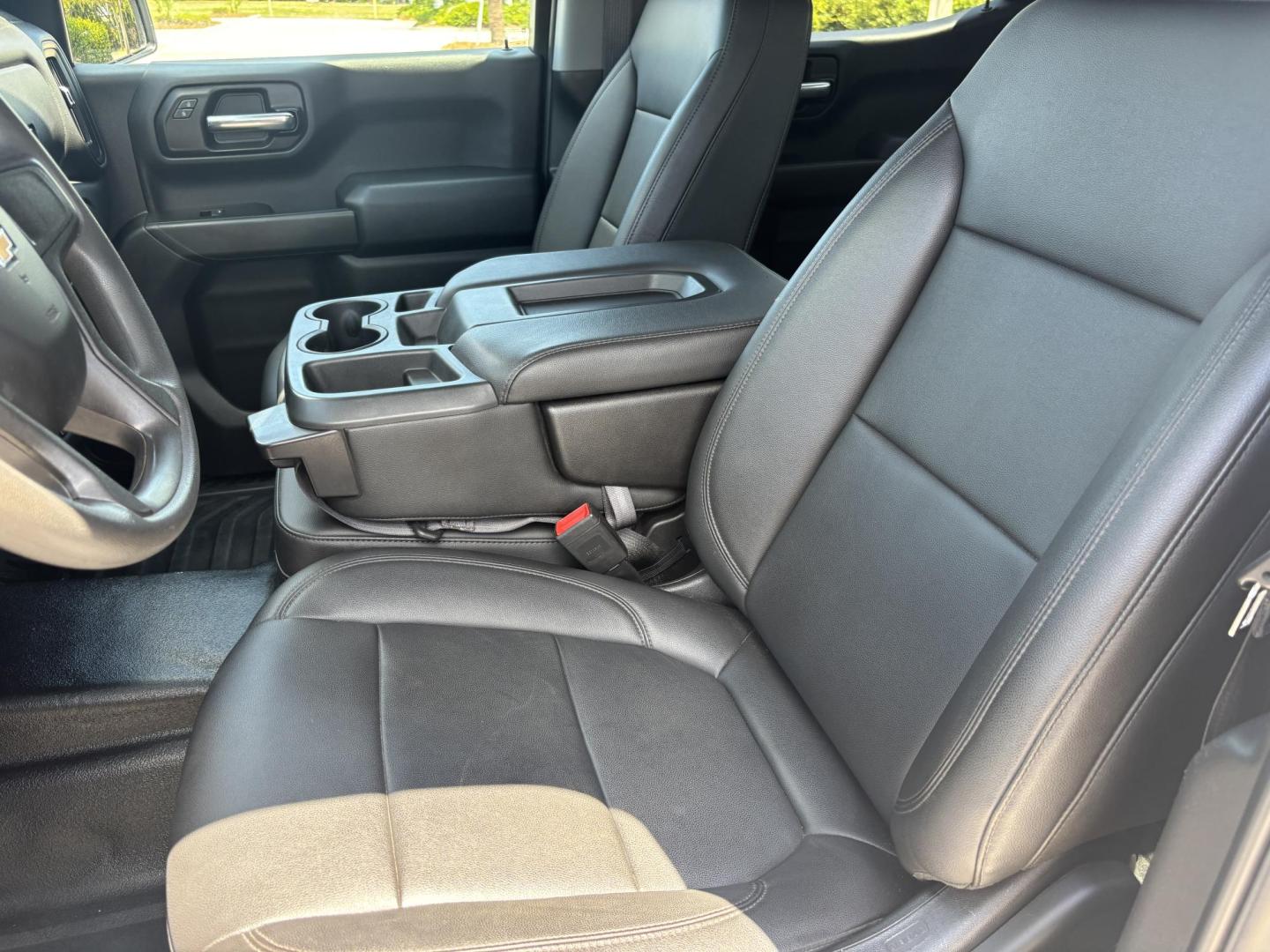 2020 WHITE /BLACK LEATHER Chevrolet Silverado 1500 Crew Cab 2WD (3GCPWAEF8LG) with an 5.3L V8 OHV 16V engine, 6A transmission, located at 11170 Summerlin Square Dr., Fort Myers Beach, FL, 33931, (239) 999-7777, 26.493546, -81.941628 - 2020 Chevrolet Silverado 1500 Work Truck – Clean History, Built to Work If you’re looking for a truck that actually works for a living, not just looks pretty in a parking lot… here it is. This 2020 Chevy Silverado 1500 Work Truck comes equipped with a 5.3L V8, giving you the power you ne - Photo#13