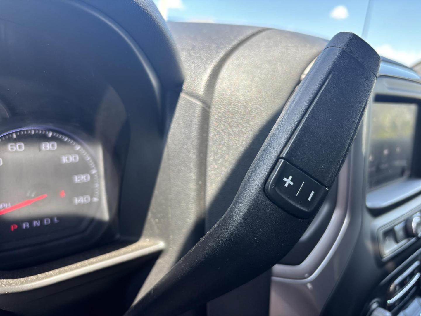 2020 WHITE /BLACK LEATHER Chevrolet Silverado 1500 Crew Cab 2WD (3GCPWAEF8LG) with an 5.3L V8 OHV 16V engine, 6A transmission, located at 11170 Summerlin Square Dr., Fort Myers Beach, FL, 33931, (239) 999-7777, 26.493546, -81.941628 - 2020 Chevrolet Silverado 1500 Work Truck – Clean History, Built to Work If you’re looking for a truck that actually works for a living, not just looks pretty in a parking lot… here it is. This 2020 Chevy Silverado 1500 Work Truck comes equipped with a 5.3L V8, giving you the power you ne - Photo#27