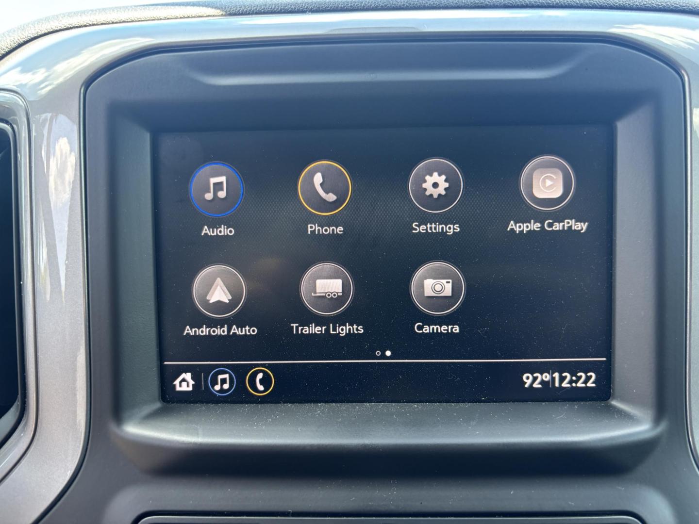 2020 WHITE /BLACK LEATHER Chevrolet Silverado 1500 Crew Cab 2WD (3GCPWAEF8LG) with an 5.3L V8 OHV 16V engine, 6A transmission, located at 11170 Summerlin Square Dr., Fort Myers Beach, FL, 33931, (239) 999-7777, 26.493546, -81.941628 - 2020 Chevrolet Silverado 1500 Work Truck – Clean History, Built to Work If you’re looking for a truck that actually works for a living, not just looks pretty in a parking lot… here it is. This 2020 Chevy Silverado 1500 Work Truck comes equipped with a 5.3L V8, giving you the power you ne - Photo#17