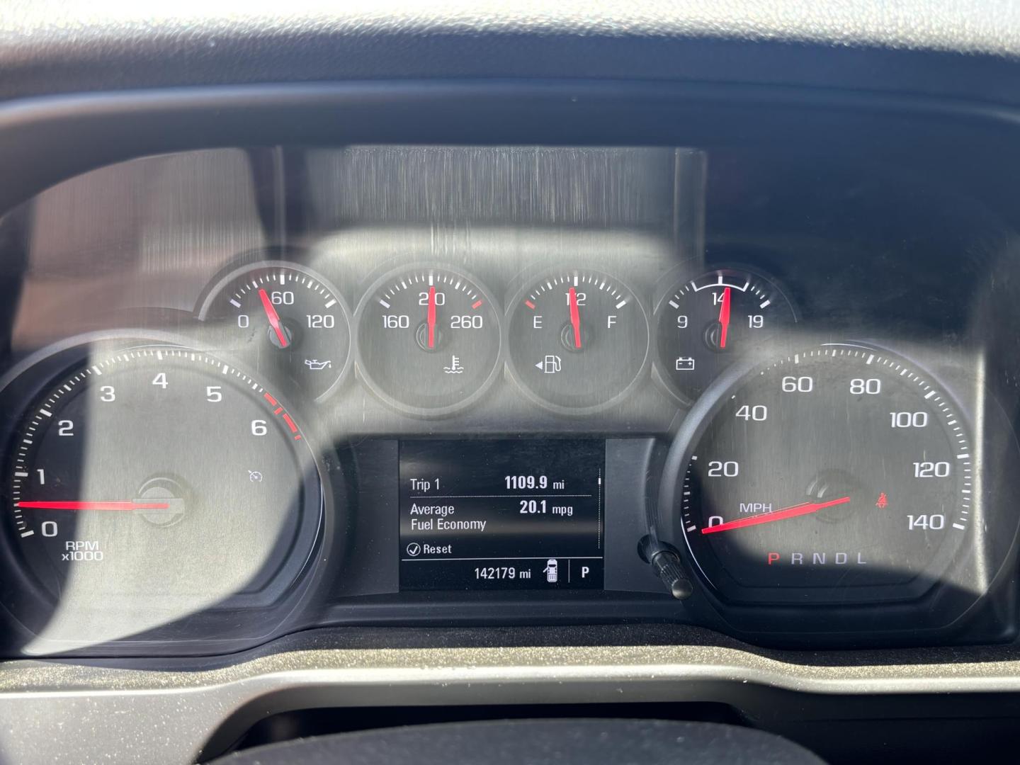 2020 WHITE /BLACK LEATHER Chevrolet Silverado 1500 Crew Cab 2WD (3GCPWAEF8LG) with an 5.3L V8 OHV 16V engine, 6A transmission, located at 11170 Summerlin Square Dr., Fort Myers Beach, FL, 33931, (239) 999-7777, 26.493546, -81.941628 - 2020 Chevrolet Silverado 1500 Work Truck – Clean History, Built to Work If you’re looking for a truck that actually works for a living, not just looks pretty in a parking lot… here it is. This 2020 Chevy Silverado 1500 Work Truck comes equipped with a 5.3L V8, giving you the power you ne - Photo#28