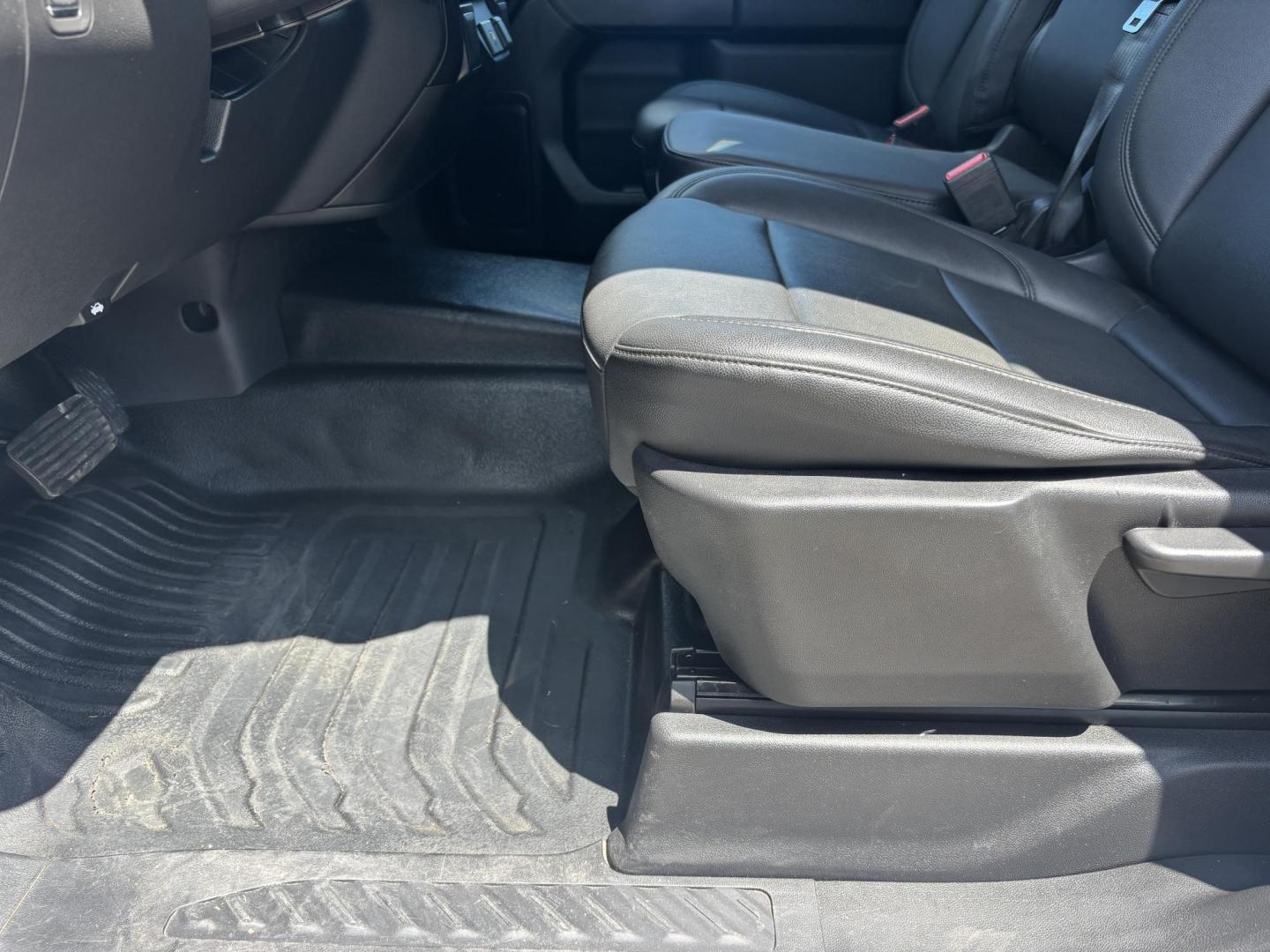 2020 WHITE /BLACK LEATHER Chevrolet Silverado 1500 Crew Cab 2WD (3GCPWAEF8LG) with an 5.3L V8 OHV 16V engine, 6A transmission, located at 11170 Summerlin Square Dr., Fort Myers Beach, FL, 33931, (239) 999-7777, 26.493546, -81.941628 - 2020 Chevrolet Silverado 1500 Work Truck – Clean History, Built to Work If you’re looking for a truck that actually works for a living, not just looks pretty in a parking lot… here it is. This 2020 Chevy Silverado 1500 Work Truck comes equipped with a 5.3L V8, giving you the power you ne - Photo#11