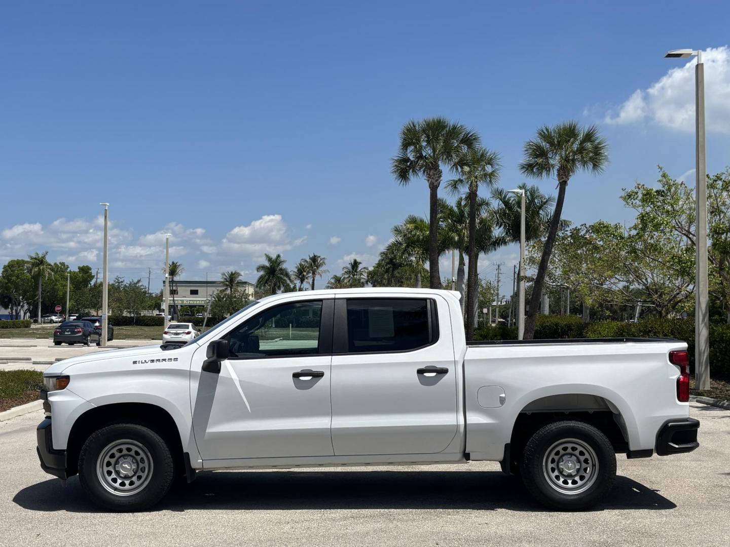 2020 WHITE /BLACK LEATHER Chevrolet Silverado 1500 Crew Cab 2WD (3GCPWAEF8LG) with an 5.3L V8 OHV 16V engine, 6A transmission, located at 11170 Summerlin Square Dr., Fort Myers Beach, FL, 33931, (239) 999-7777, 26.493546, -81.941628 - 2020 Chevrolet Silverado 1500 Work Truck – Clean History, Built to Work If you’re looking for a truck that actually works for a living, not just looks pretty in a parking lot… here it is. This 2020 Chevy Silverado 1500 Work Truck comes equipped with a 5.3L V8, giving you the power you ne - Photo#8