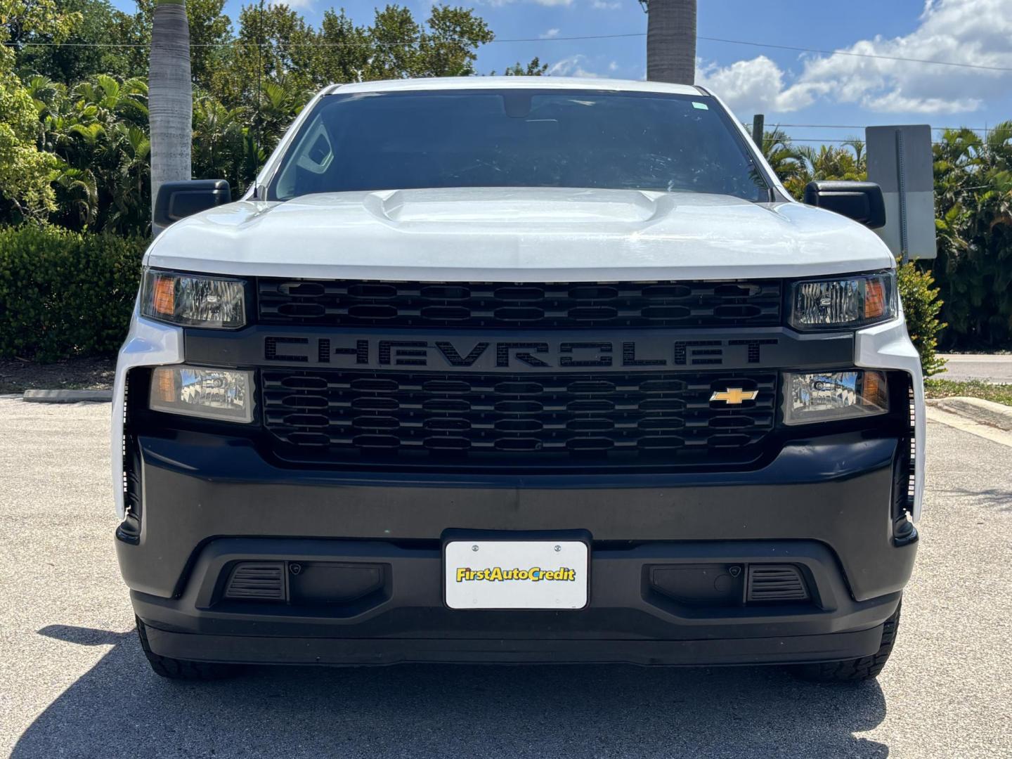 2020 WHITE /BLACK LEATHER Chevrolet Silverado 1500 Crew Cab 2WD (3GCPWAEF8LG) with an 5.3L V8 OHV 16V engine, 6A transmission, located at 11170 Summerlin Square Dr., Fort Myers Beach, FL, 33931, (239) 999-7777, 26.493546, -81.941628 - 2020 Chevrolet Silverado 1500 Work Truck – Clean History, Built to Work If you’re looking for a truck that actually works for a living, not just looks pretty in a parking lot… here it is. This 2020 Chevy Silverado 1500 Work Truck comes equipped with a 5.3L V8, giving you the power you ne - Photo#2