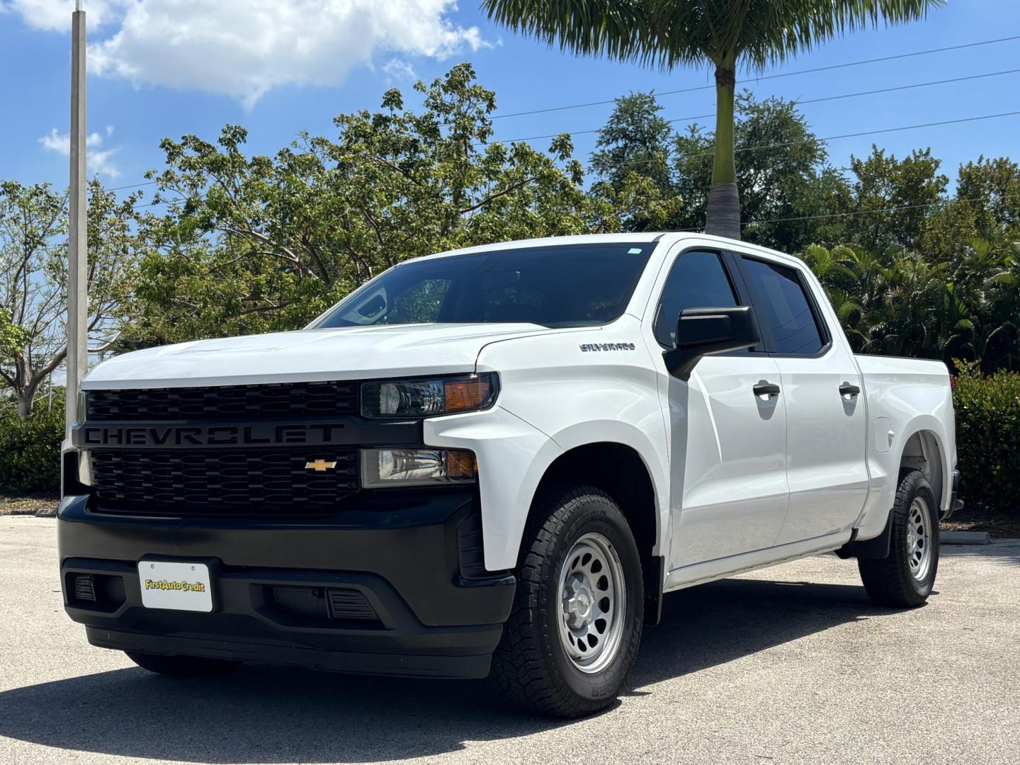 2020 WHITE /BLACK LEATHER Chevrolet Silverado 1500 Crew Cab 2WD (3GCPWAEF8LG) with an 5.3L V8 OHV 16V engine, 6A transmission, located at 11170 Summerlin Square Dr., Fort Myers Beach, FL, 33931, (239) 999-7777, 26.493546, -81.941628 - 2020 Chevrolet Silverado 1500 Work Truck – Clean History, Built to Work If you’re looking for a truck that actually works for a living, not just looks pretty in a parking lot… here it is. This 2020 Chevy Silverado 1500 Work Truck comes equipped with a 5.3L V8, giving you the power you ne - Photo#1