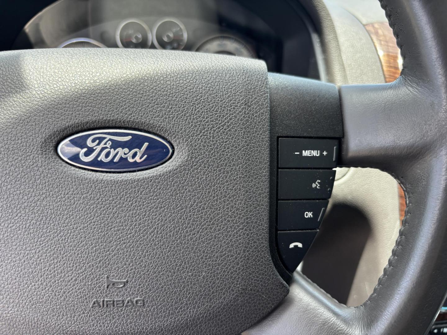 2008 RED /BEIGE LEATHER Ford Taurus X Eddie Bauer AWD (1FMDK07W58G) with an 3.5L V6 DOHC 24V engine, 6-Speed Automatic Overdrive transmission, located at 11170 Summerlin Square Dr., Fort Myers Beach, FL, 33931, (239) 999-7777, 26.493546, -81.941628 - Photo#27