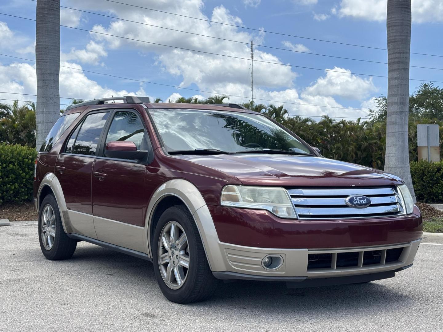 2008 RED /BEIGE LEATHER Ford Taurus X Eddie Bauer AWD (1FMDK07W58G) with an 3.5L V6 DOHC 24V engine, 6-Speed Automatic Overdrive transmission, located at 11170 Summerlin Square Dr., Fort Myers Beach, FL, 33931, (239) 999-7777, 26.493546, -81.941628 - Photo#3