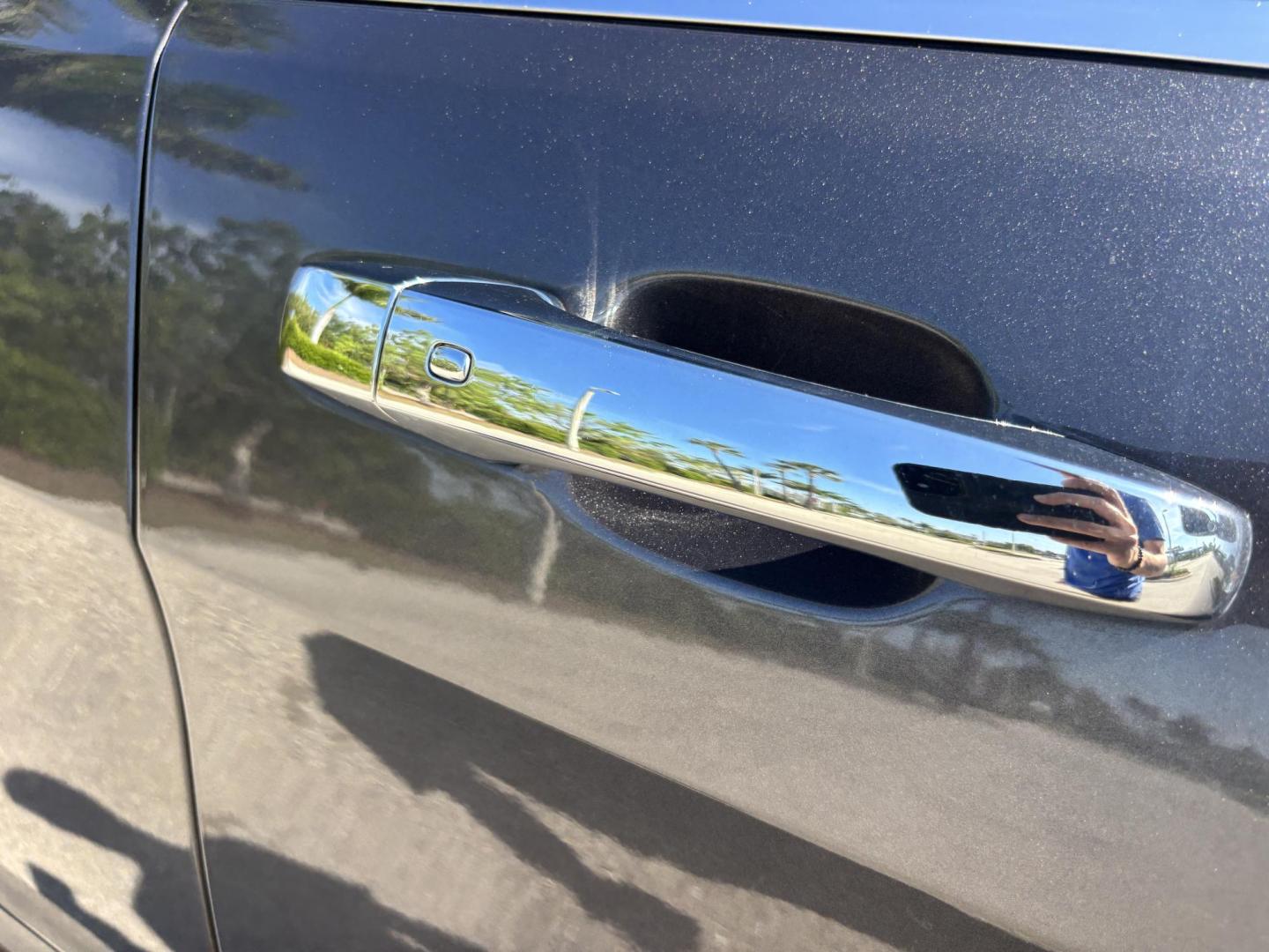 2015 GRAY /BLACK LEATHER Jeep Grand Cherokee Limited 4WD (1C4RJFBG5FC) with an 3.6L V6 DOHC 24V engine, 8-Speed Automatic transmission, located at 11170 Summerlin Square Dr., Fort Myers Beach, FL, 33931, (239) 999-7777, 26.493546, -81.941628 - 2015 Jeep Grand Cherokee Limited 4x4 – $14,500 – 111,395 Miles Now available at First Auto Credit Fort Myers Beach is this sharp 2015 Jeep Grand Cherokee Limited, a well-equipped midsize SUV that blends comfort, capability, and style. With 111,395 miles, a 3.6L V6 engine, and 4x4 capability, - Photo#33