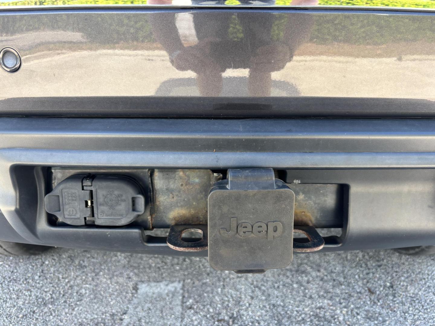 2015 GRAY /BLACK LEATHER Jeep Grand Cherokee Limited 4WD (1C4RJFBG5FC) with an 3.6L V6 DOHC 24V engine, 8-Speed Automatic transmission, located at 11170 Summerlin Square Dr., Fort Myers Beach, FL, 33931, (239) 999-7777, 26.493546, -81.941628 - 2015 Jeep Grand Cherokee Limited 4x4 – $14,500 – 111,395 Miles Now available at First Auto Credit Fort Myers Beach is this sharp 2015 Jeep Grand Cherokee Limited, a well-equipped midsize SUV that blends comfort, capability, and style. With 111,395 miles, a 3.6L V6 engine, and 4x4 capability, - Photo#34