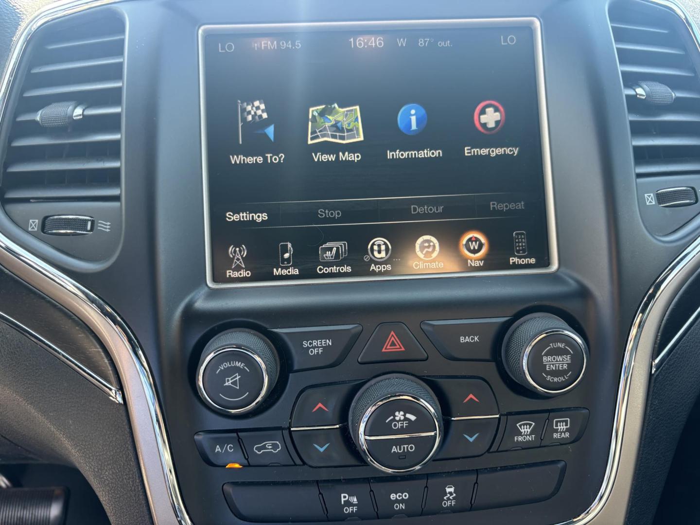 2015 GRAY /BLACK LEATHER Jeep Grand Cherokee Limited 4WD (1C4RJFBG5FC) with an 3.6L V6 DOHC 24V engine, 8-Speed Automatic transmission, located at 11170 Summerlin Square Dr., Fort Myers Beach, FL, 33931, (239) 999-7777, 26.493546, -81.941628 - 2015 Jeep Grand Cherokee Limited 4x4 – $14,500 – 111,395 Miles Now available at First Auto Credit Fort Myers Beach is this sharp 2015 Jeep Grand Cherokee Limited, a well-equipped midsize SUV that blends comfort, capability, and style. With 111,395 miles, a 3.6L V6 engine, and 4x4 capability, - Photo#13
