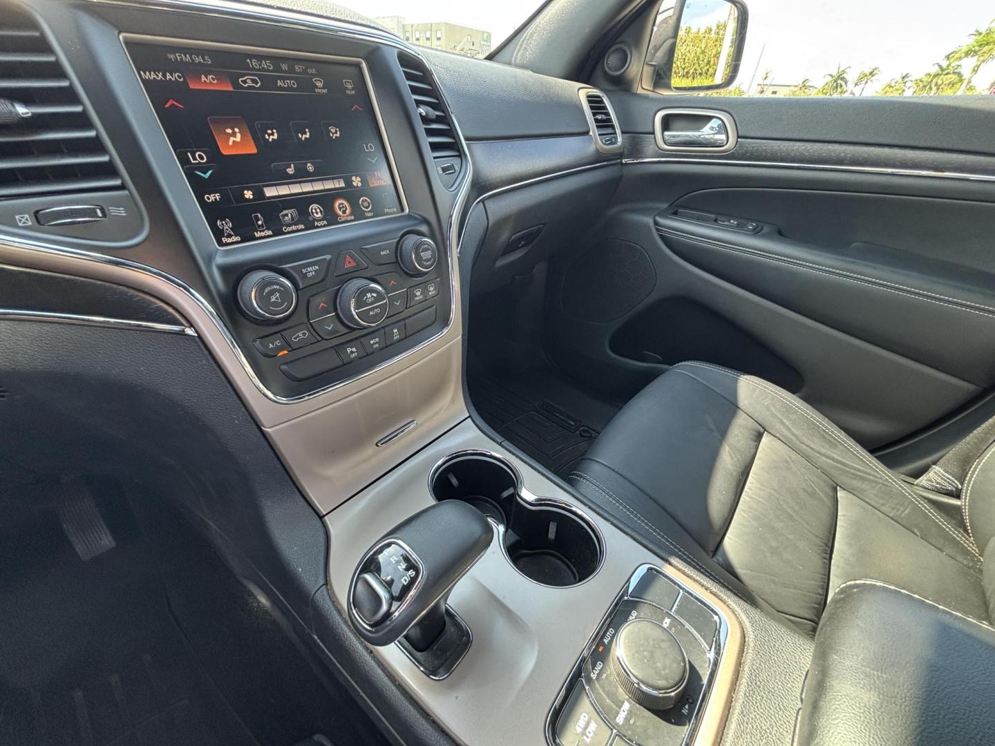 2015 GRAY /BLACK LEATHER Jeep Grand Cherokee Limited 4WD (1C4RJFBG5FC) with an 3.6L V6 DOHC 24V engine, 8-Speed Automatic transmission, located at 11170 Summerlin Square Dr., Fort Myers Beach, FL, 33931, (239) 999-7777, 26.493546, -81.941628 - 2015 Jeep Grand Cherokee Limited 4x4 – $14,500 – 111,395 Miles Now available at First Auto Credit Fort Myers Beach is this sharp 2015 Jeep Grand Cherokee Limited, a well-equipped midsize SUV that blends comfort, capability, and style. With 111,395 miles, a 3.6L V6 engine, and 4x4 capability, - Photo#12