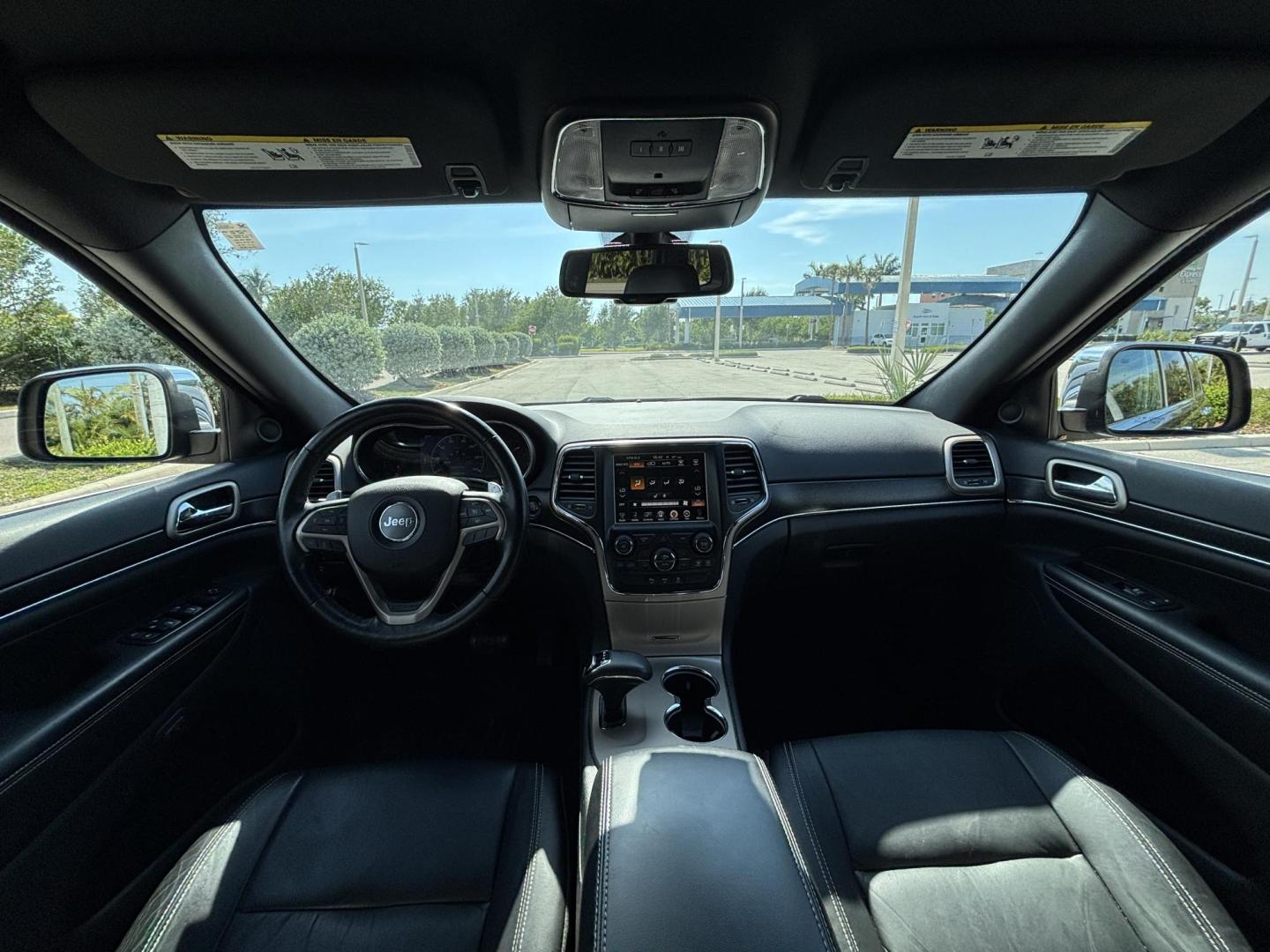 2015 GRAY /BLACK LEATHER Jeep Grand Cherokee Limited 4WD (1C4RJFBG5FC) with an 3.6L V6 DOHC 24V engine, 8-Speed Automatic transmission, located at 11170 Summerlin Square Dr., Fort Myers Beach, FL, 33931, (239) 999-7777, 26.493546, -81.941628 - 2015 Jeep Grand Cherokee Limited 4x4 – $14,500 – 111,395 Miles Now available at First Auto Credit Fort Myers Beach is this sharp 2015 Jeep Grand Cherokee Limited, a well-equipped midsize SUV that blends comfort, capability, and style. With 111,395 miles, a 3.6L V6 engine, and 4x4 capability, - Photo#9