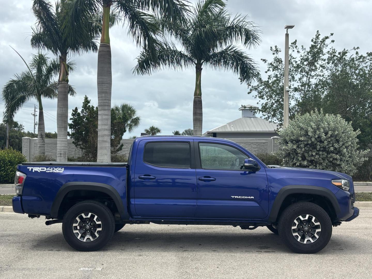 2023 BLUE /BLACK LEATHER Toyota Tacoma TRD OFF ROAD DBL CAB V6 4WD (3TMCZ5AN9PM) with an 3.5L V6 DOHC 24V engine, 6A transmission, located at 11170 Summerlin Square Dr., Fort Myers Beach, FL, 33931, (239) 999-7777, 26.493546, -81.941628 - Photo#4