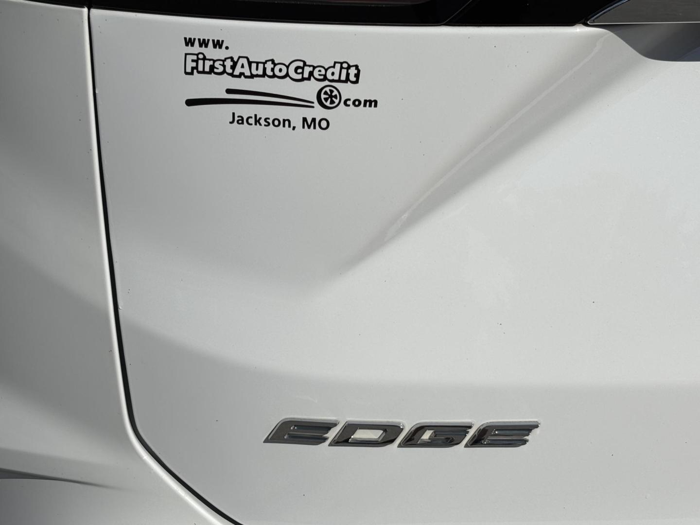 2020 WHITE /Tan Cloth FORD EDGE SE (2FMPK3G98LB) with an 2.0L engine, Automatic transmission, located at 11170 Summerlin Square Dr., Fort Myers Beach, FL, 33931, (239) 999-7777, 26.493546, -81.941628 - 1 Owner No Damage No Accident Carfax - Photo#45