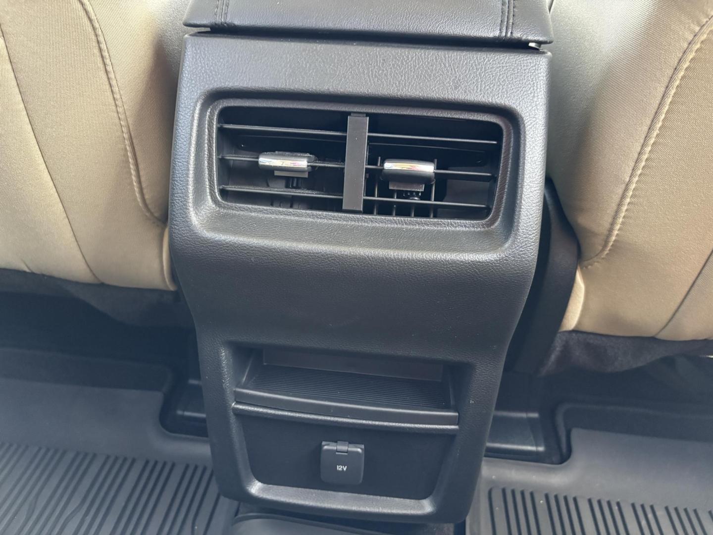 2020 WHITE /Tan Cloth FORD EDGE SE (2FMPK3G98LB) with an 2.0L engine, Automatic transmission, located at 11170 Summerlin Square Dr., Fort Myers Beach, FL, 33931, (239) 999-7777, 26.493546, -81.941628 - 1 Owner No Damage No Accident Carfax - Photo#14