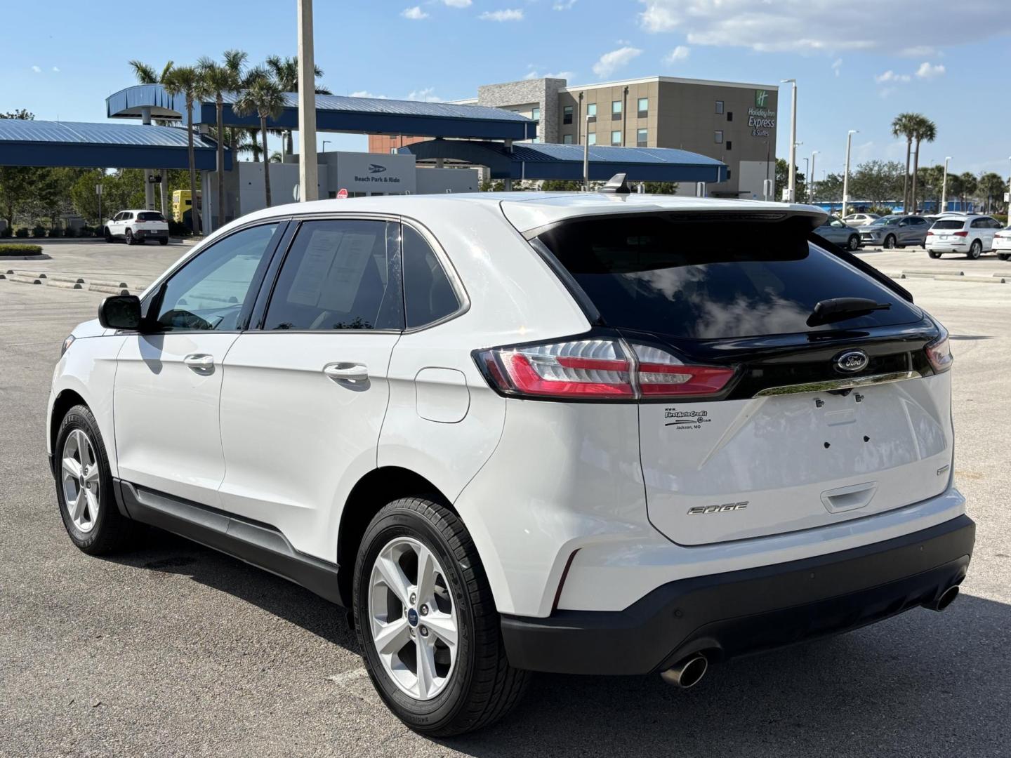 2020 WHITE /Tan Cloth FORD EDGE SE (2FMPK3G98LB) with an 2.0L engine, Automatic transmission, located at 11170 Summerlin Square Dr., Fort Myers Beach, FL, 33931, (239) 999-7777, 26.493546, -81.941628 - 1 Owner No Damage No Accident Carfax - Photo#4