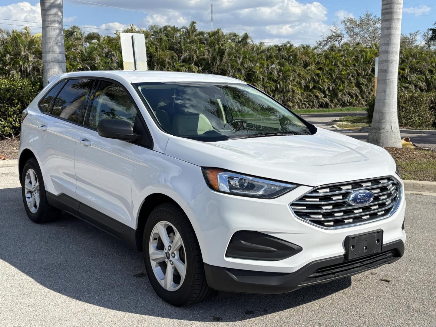 2020 WHITE /Tan Cloth FORD EDGE SE (2FMPK3G98LB) with an 2.0L engine, Automatic transmission, located at 11170 Summerlin Square Dr., Fort Myers Beach, FL, 33931, (239) 999-7777, 26.493546, -81.941628 - 1 Owner No Damage No Accident Carfax - Photo#2