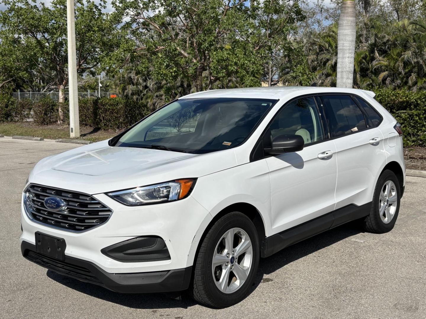 2020 WHITE /Tan Cloth FORD EDGE SE (2FMPK3G98LB) with an 2.0L engine, Automatic transmission, located at 11170 Summerlin Square Dr., Fort Myers Beach, FL, 33931, (239) 999-7777, 26.493546, -81.941628 - 1 Owner No Damage No Accident Carfax - Photo#0